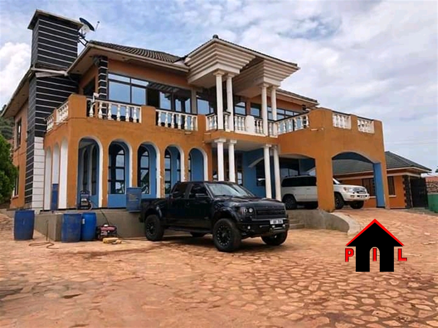 Storeyed house for sale in Nansana Wakiso