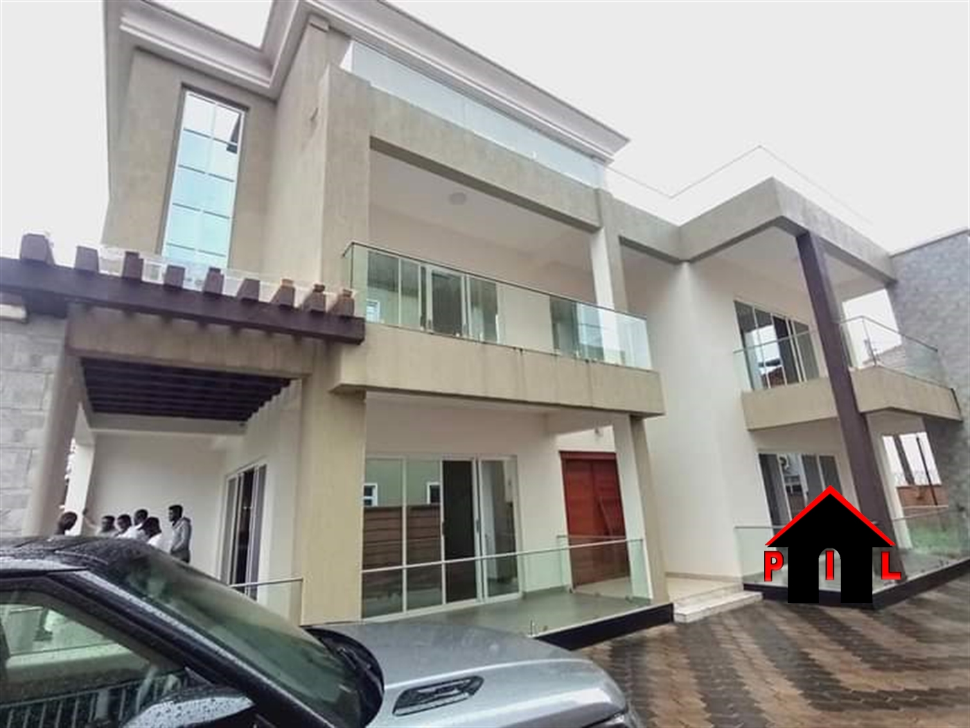 Storeyed house for sale in Munyonyo Kampala