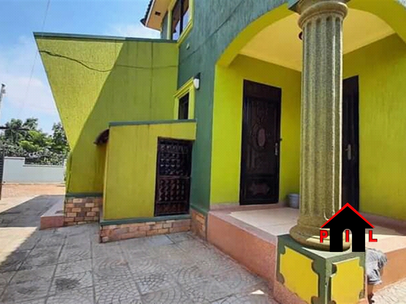 Storeyed house for sale in Kigo Wakiso