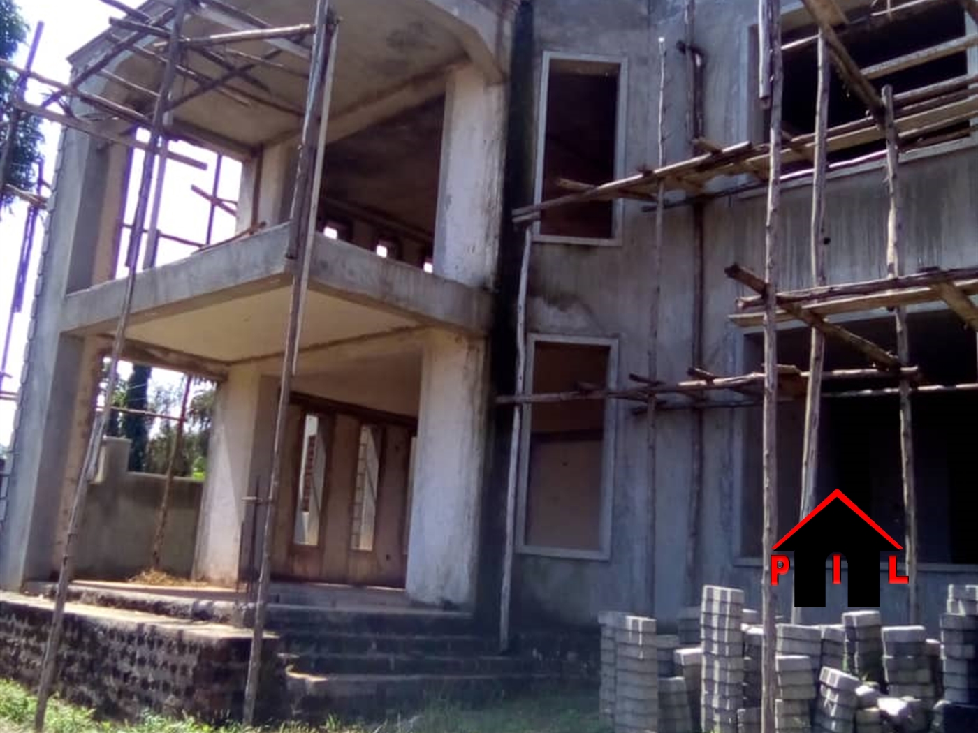 Storeyed house for sale in Munyonyo Kampala