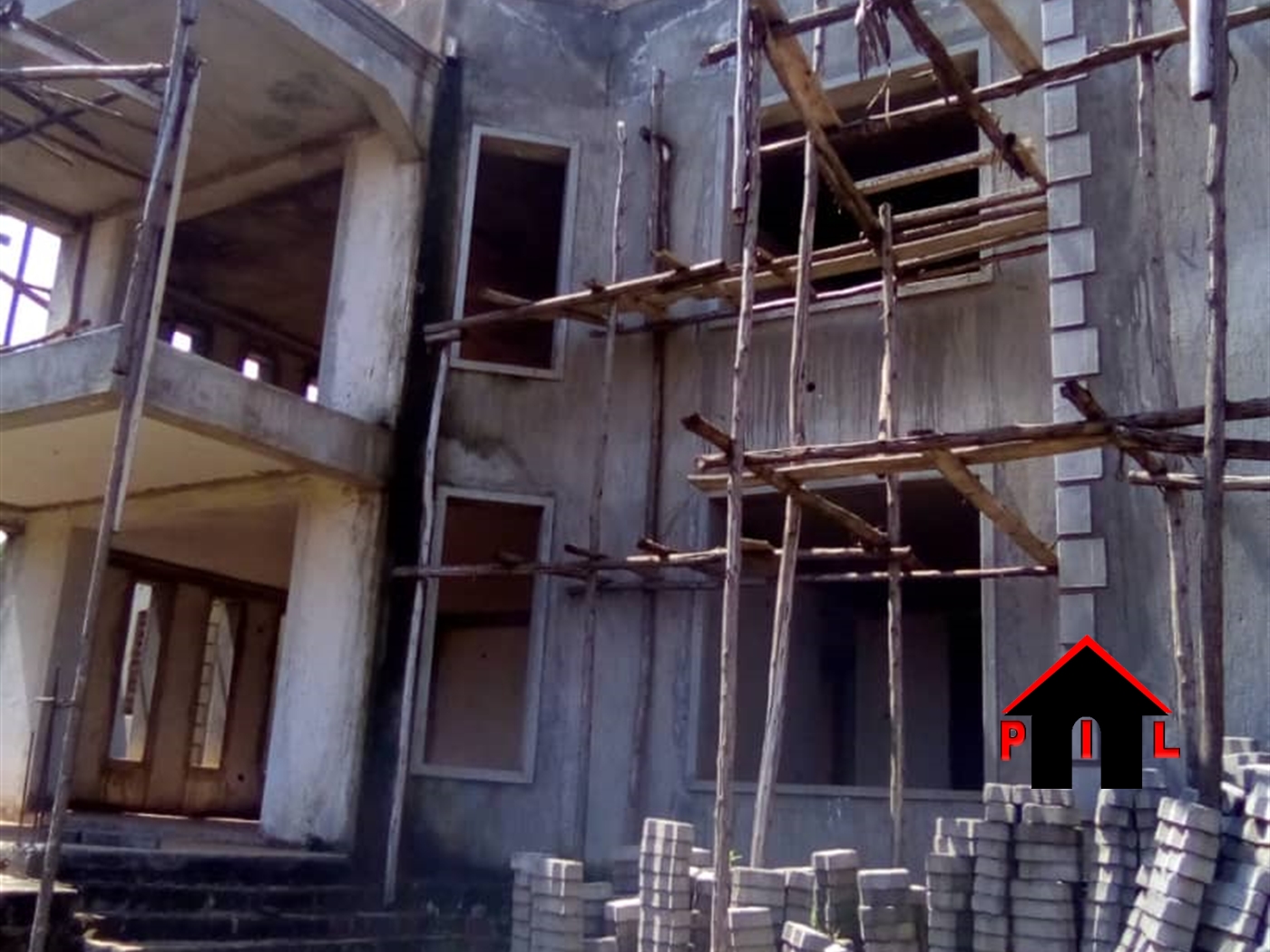 Storeyed house for sale in Munyonyo Kampala