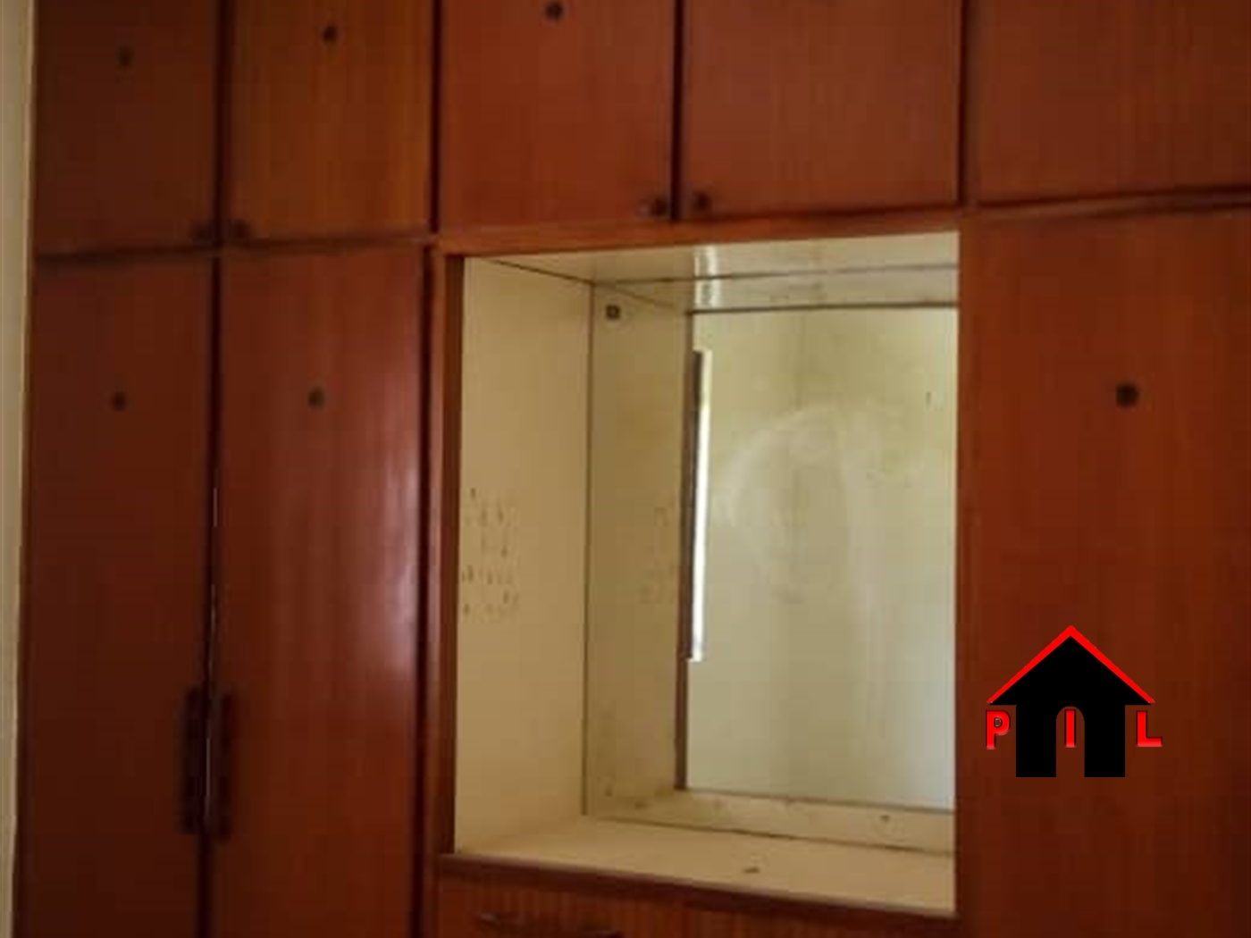 Bungalow for rent in Bugoloobi Wakiso