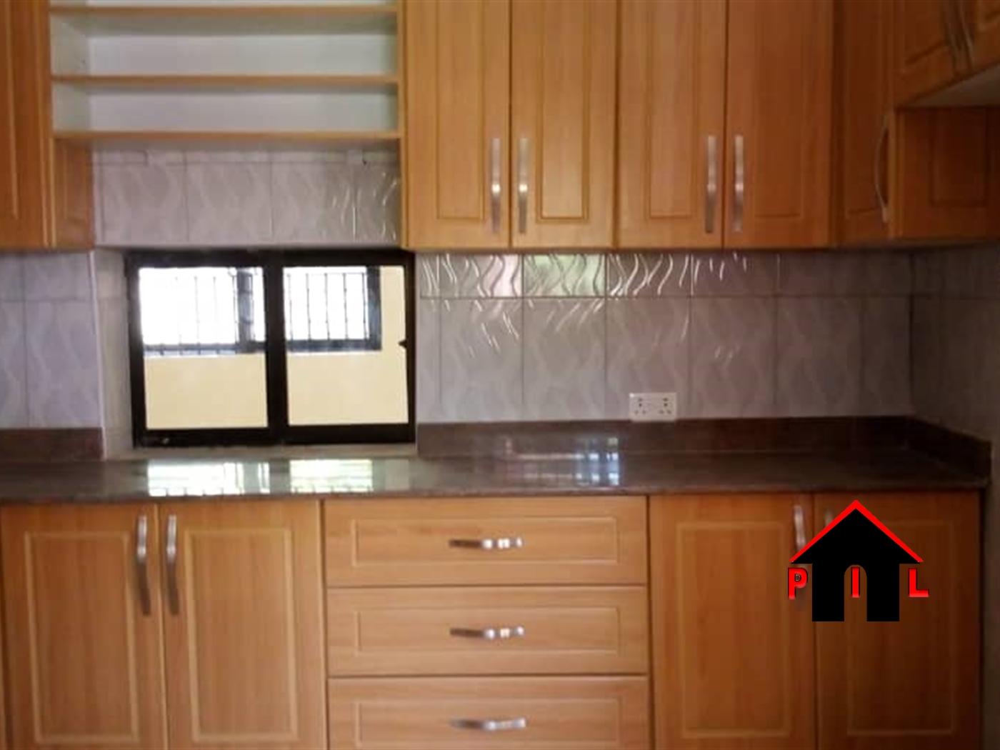 Bungalow for rent in Bugoloobi Wakiso