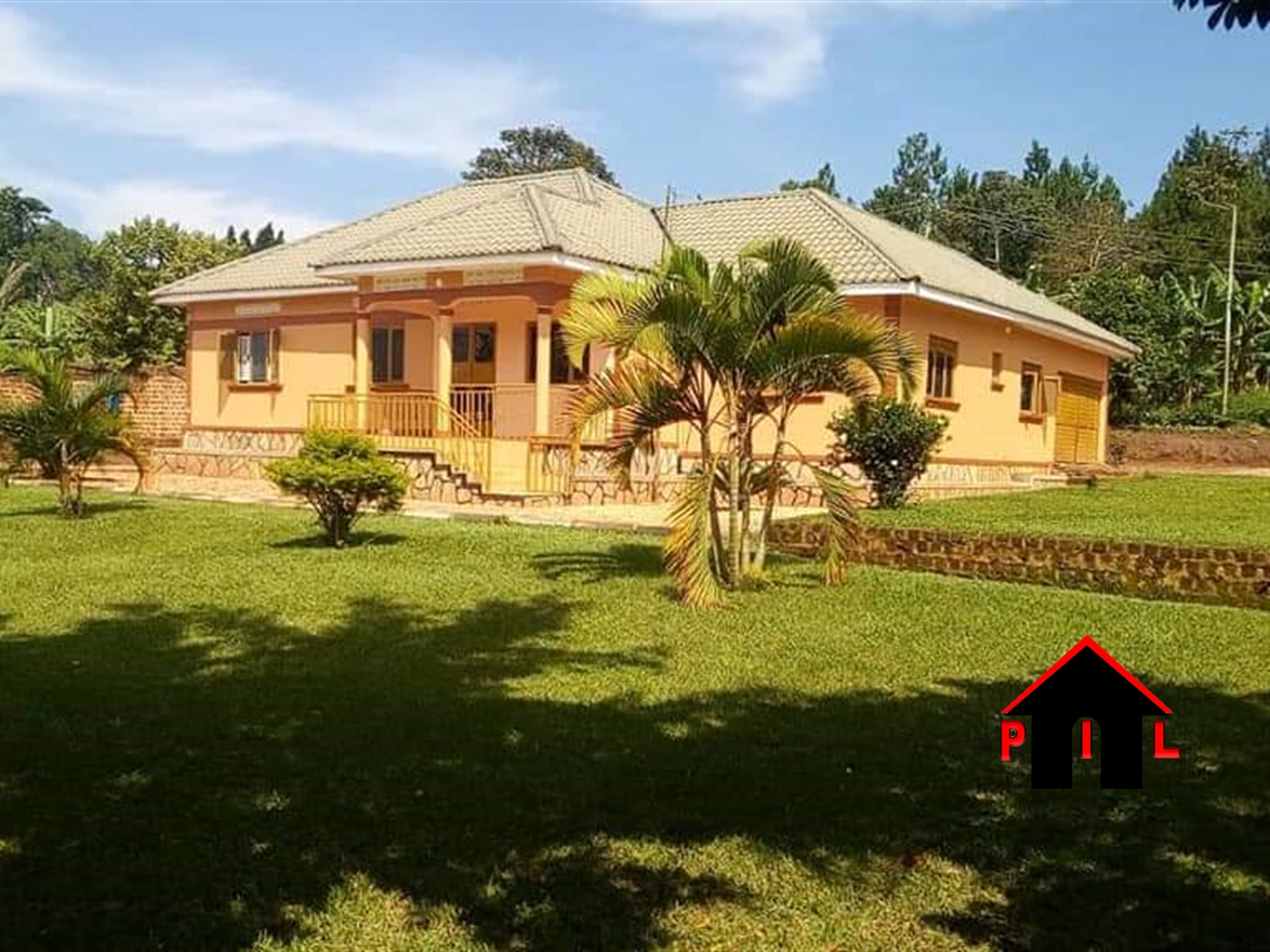 Bungalow for sale in Ddundu Kampala