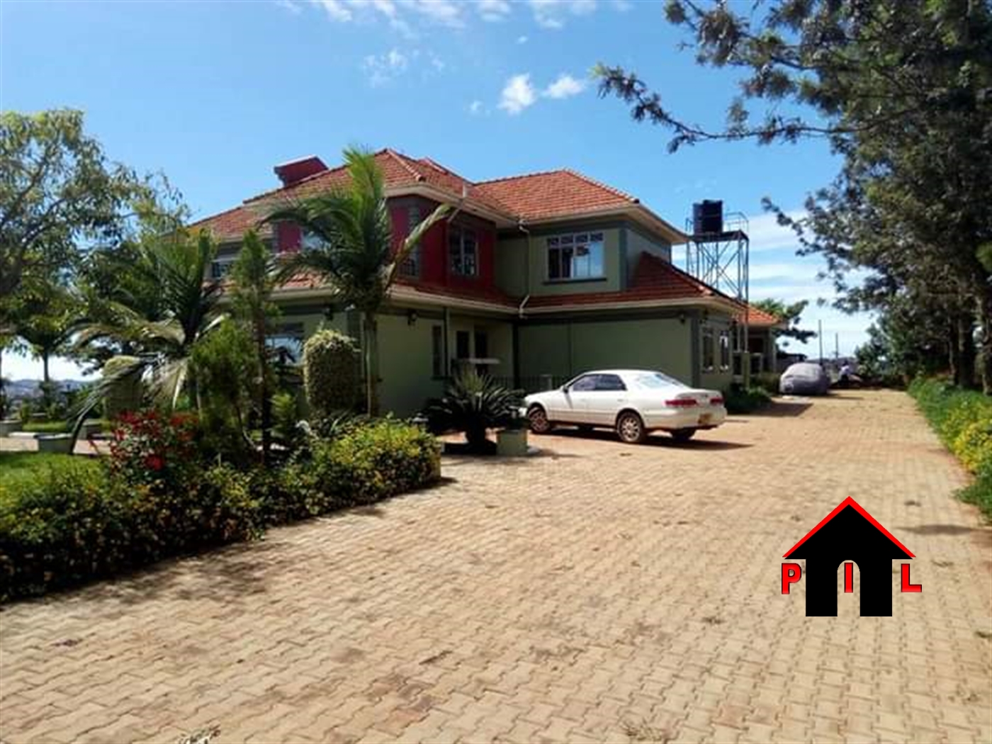 Storeyed house for sale in Nalumunye Wakiso