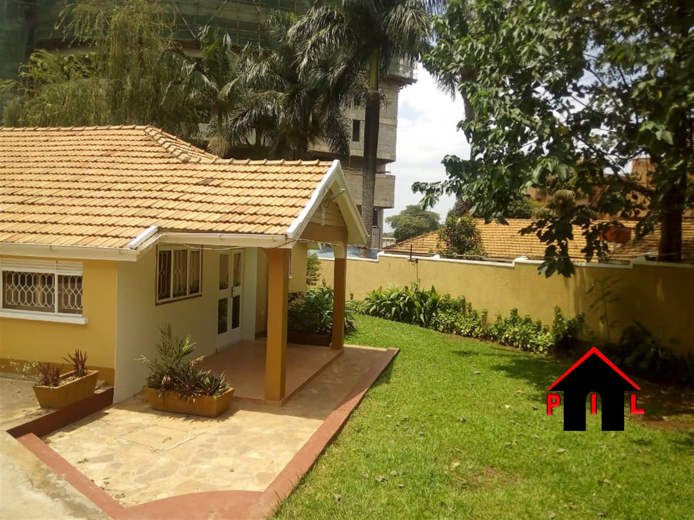 Bungalow for rent in Kololo Kampala