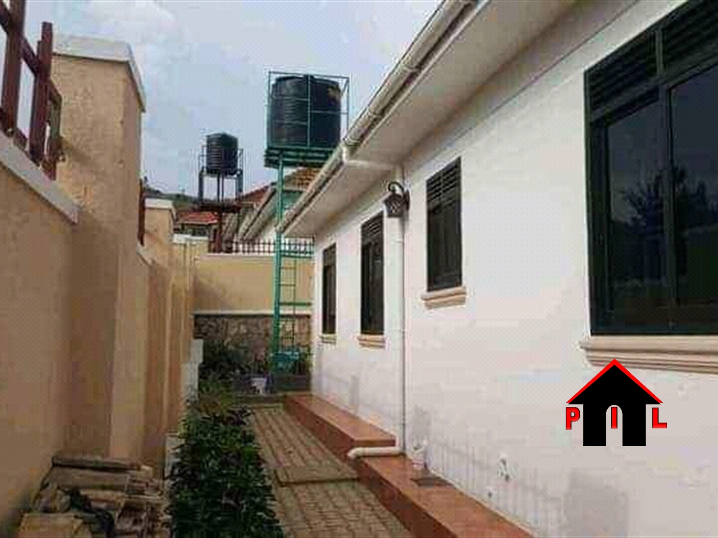 Bungalow for sale in Akright Wakiso