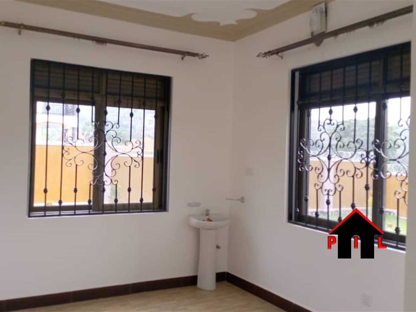 Storeyed house for rent in Bwebajja Wakiso