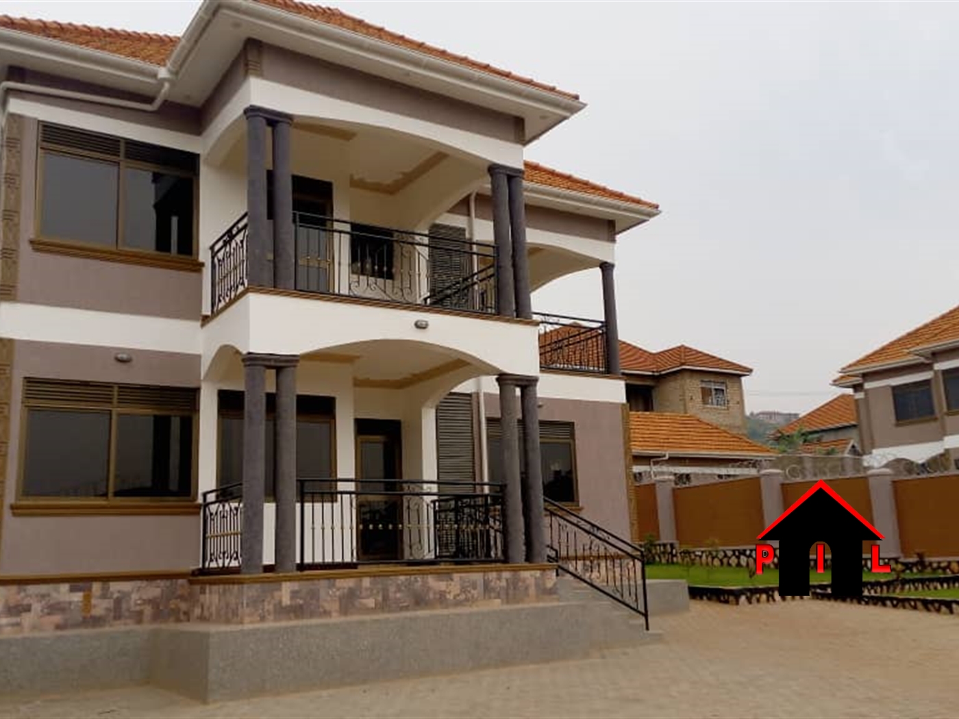 Storeyed house for rent in Bwebajja Wakiso