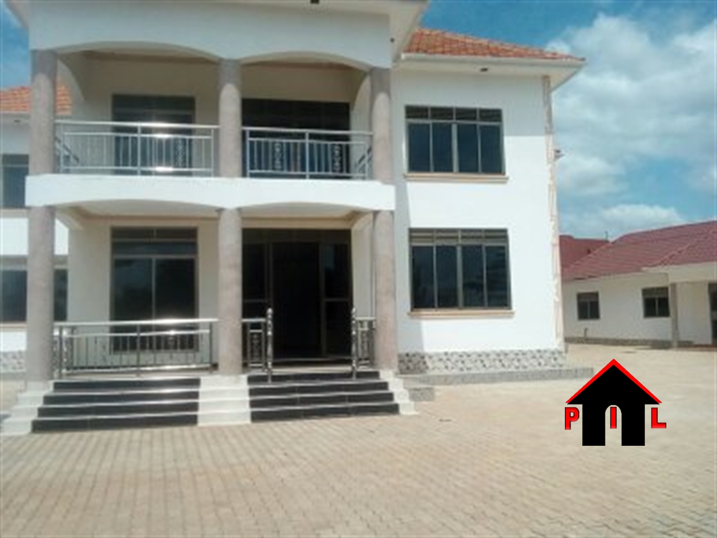 Storeyed house for sale in Nakweelo Wakiso