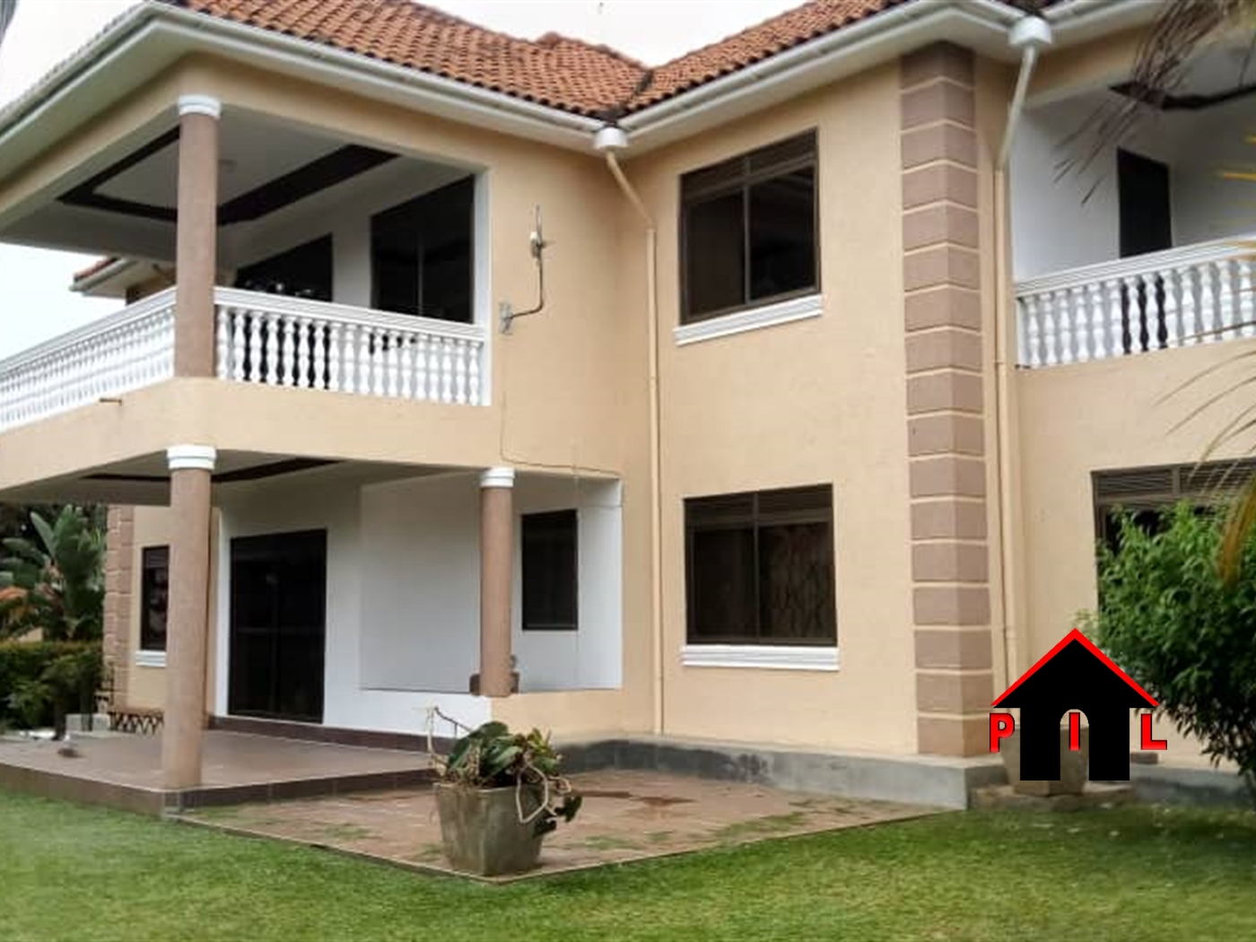 Storeyed house for rent in Kololo Kampala