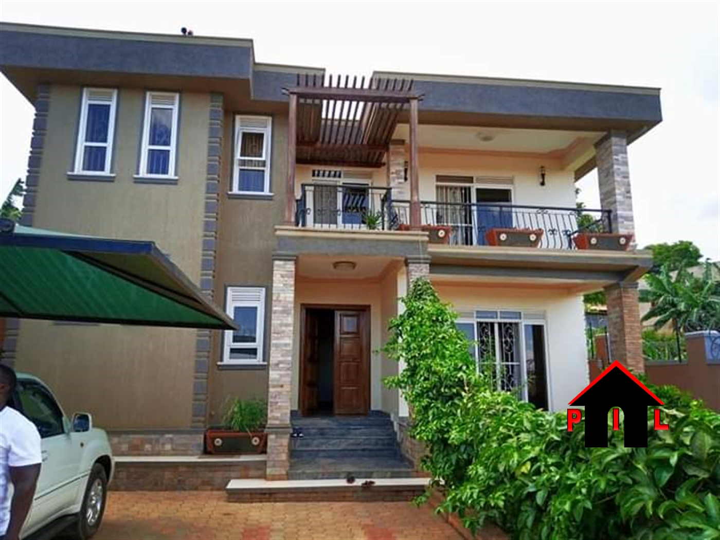 Storeyed house for sale in Kyaliwajjala Wakiso