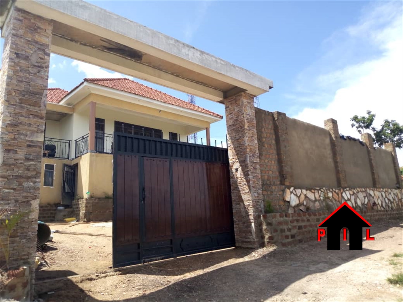 Storeyed house for sale in Namugongo Wakiso