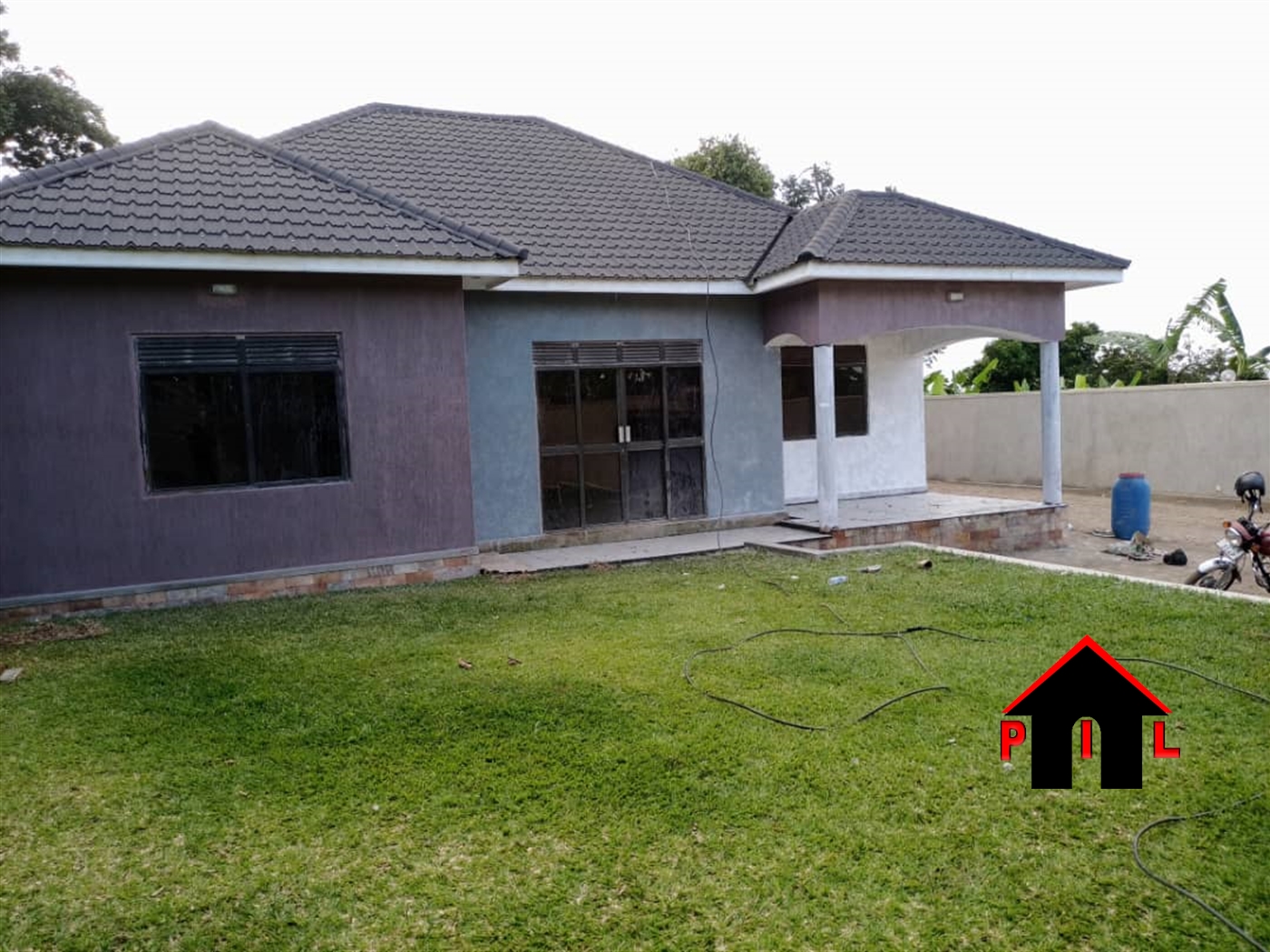 Bungalow for sale in Mutundwe Kampala