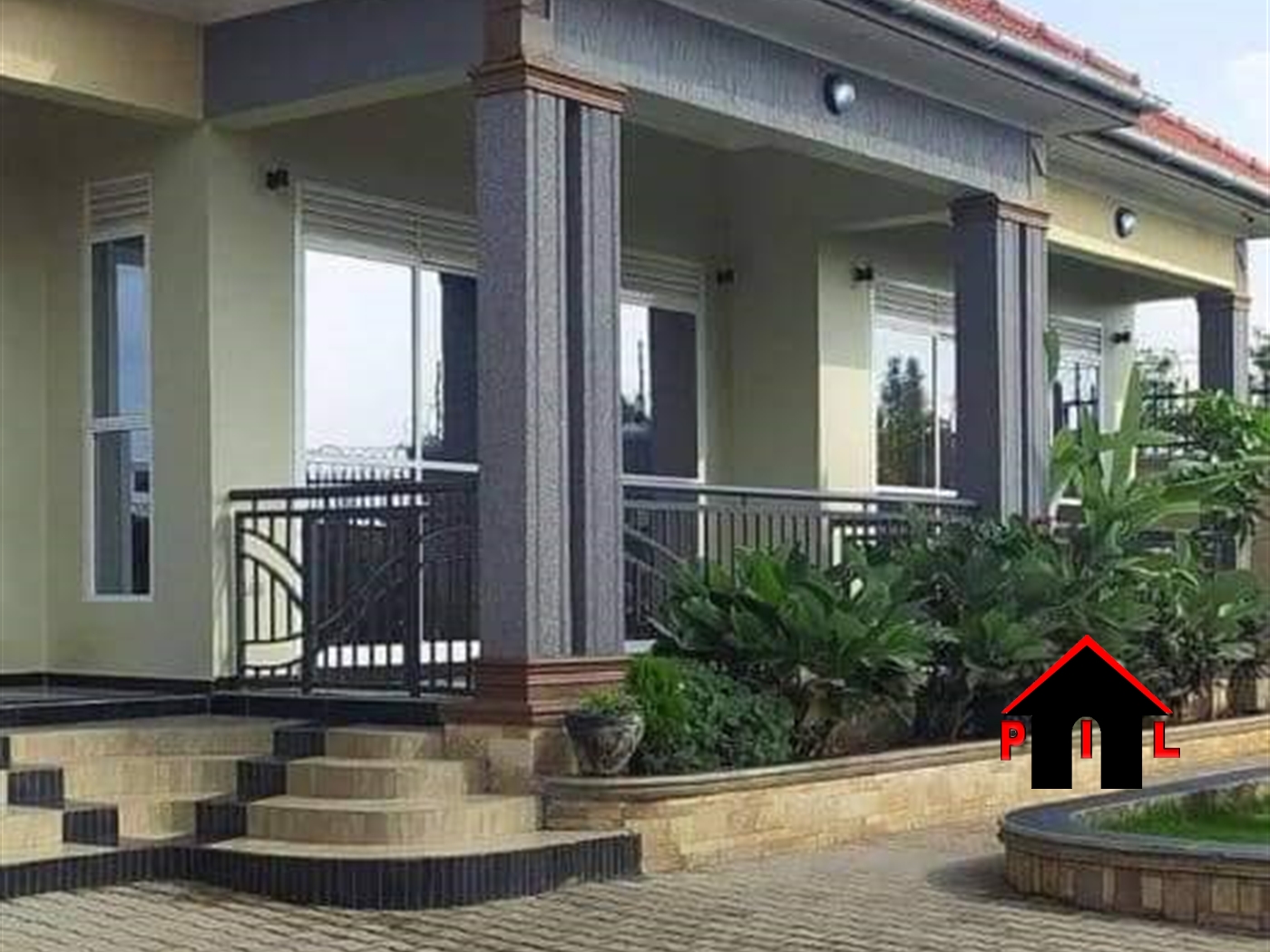 Bungalow for sale in Mutundwe Kampala