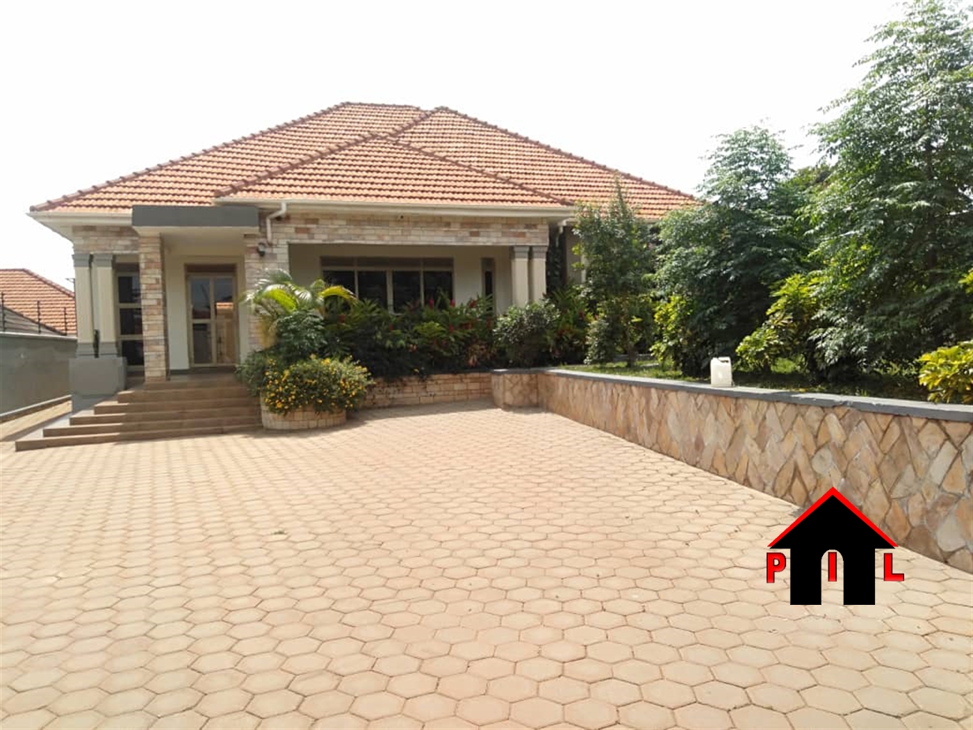 Bungalow for sale in Bwebajja Wakiso