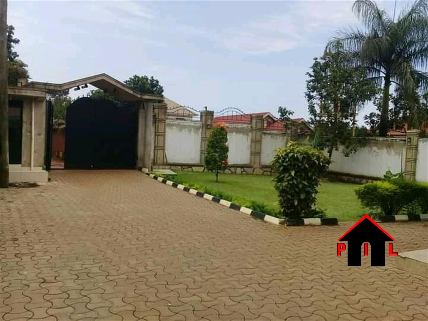 Storeyed house for sale in Kitegede Wakiso
