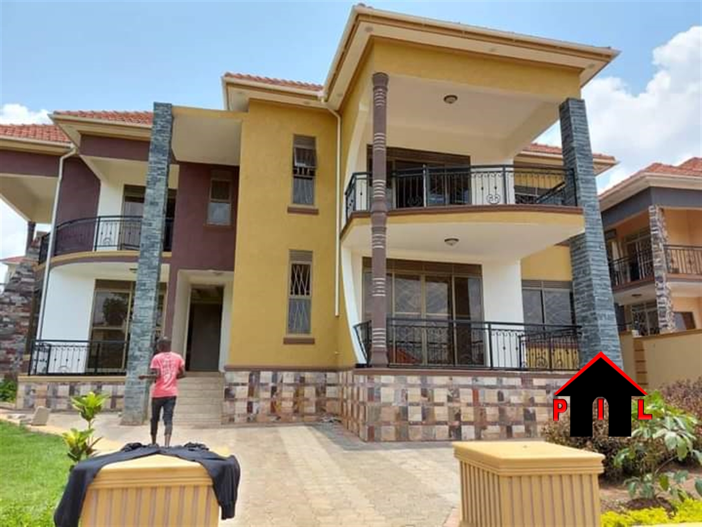 Storeyed house for sale in Kiwaatule Kampala