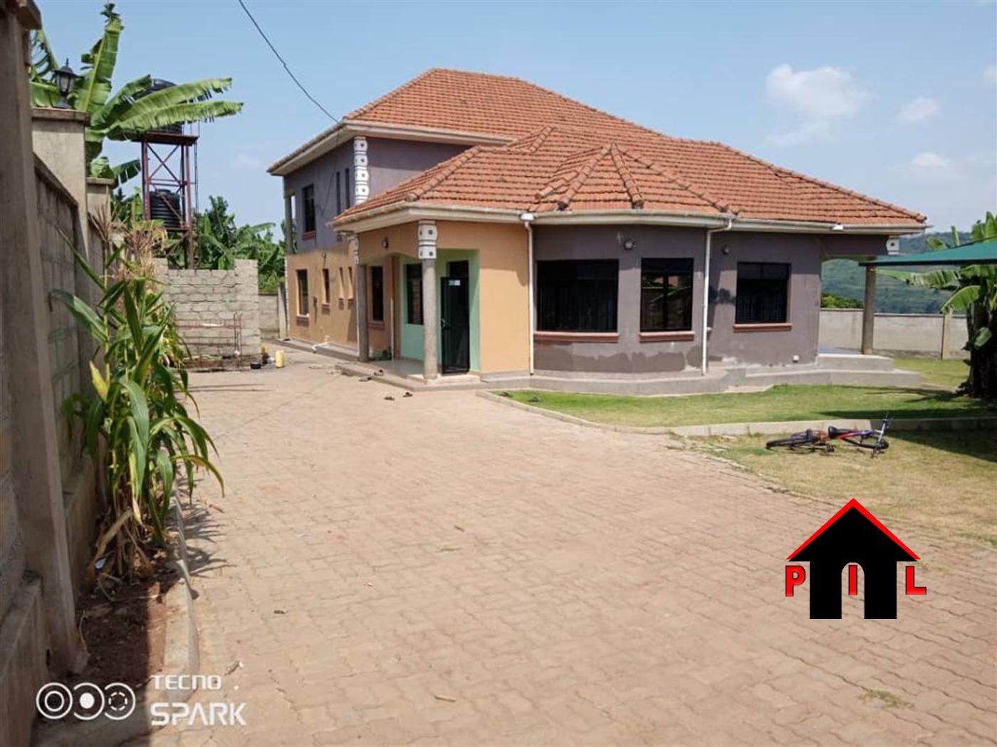 Storeyed house for sale in Lubowa Wakiso