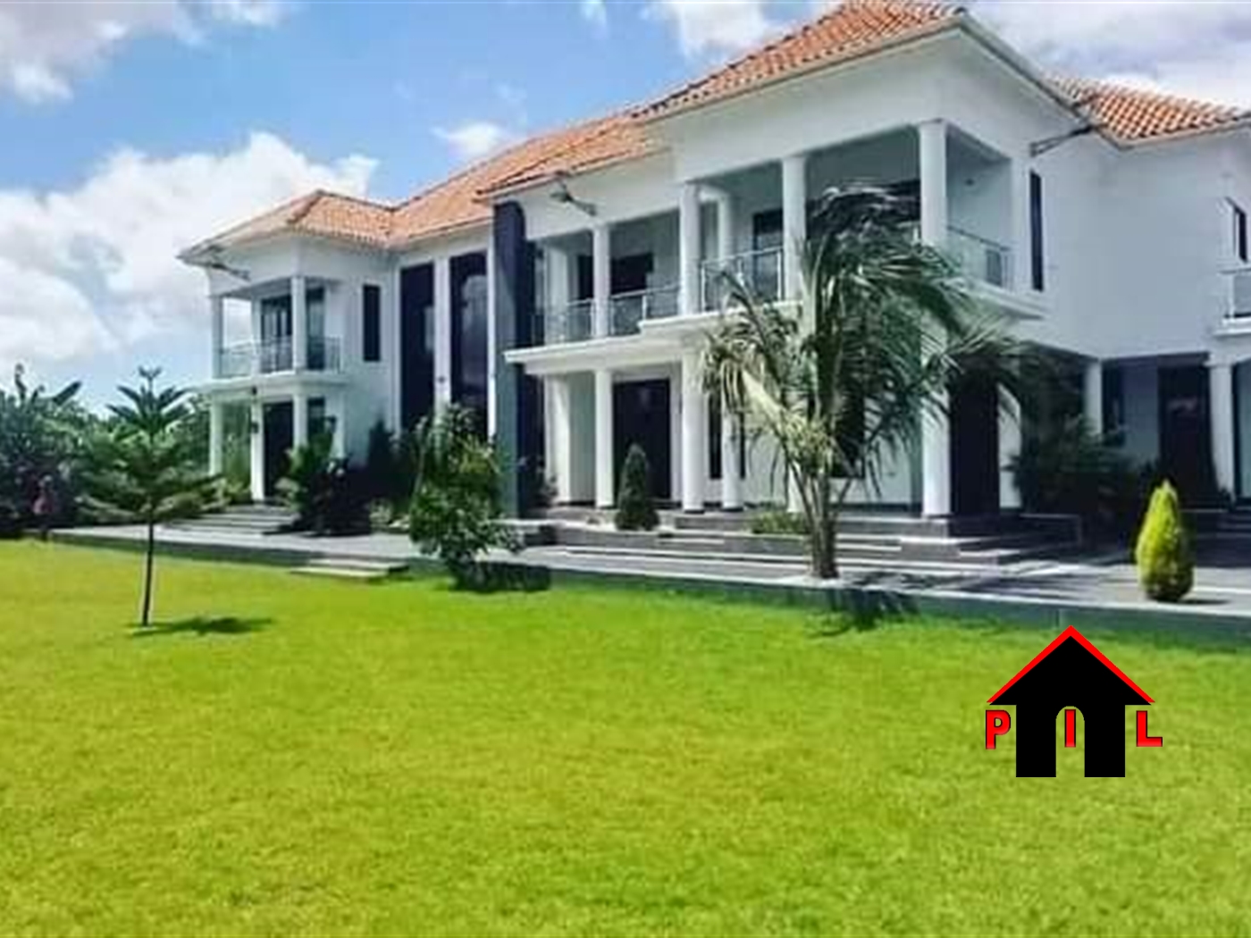 Storeyed house for sale in Seguku Wakiso