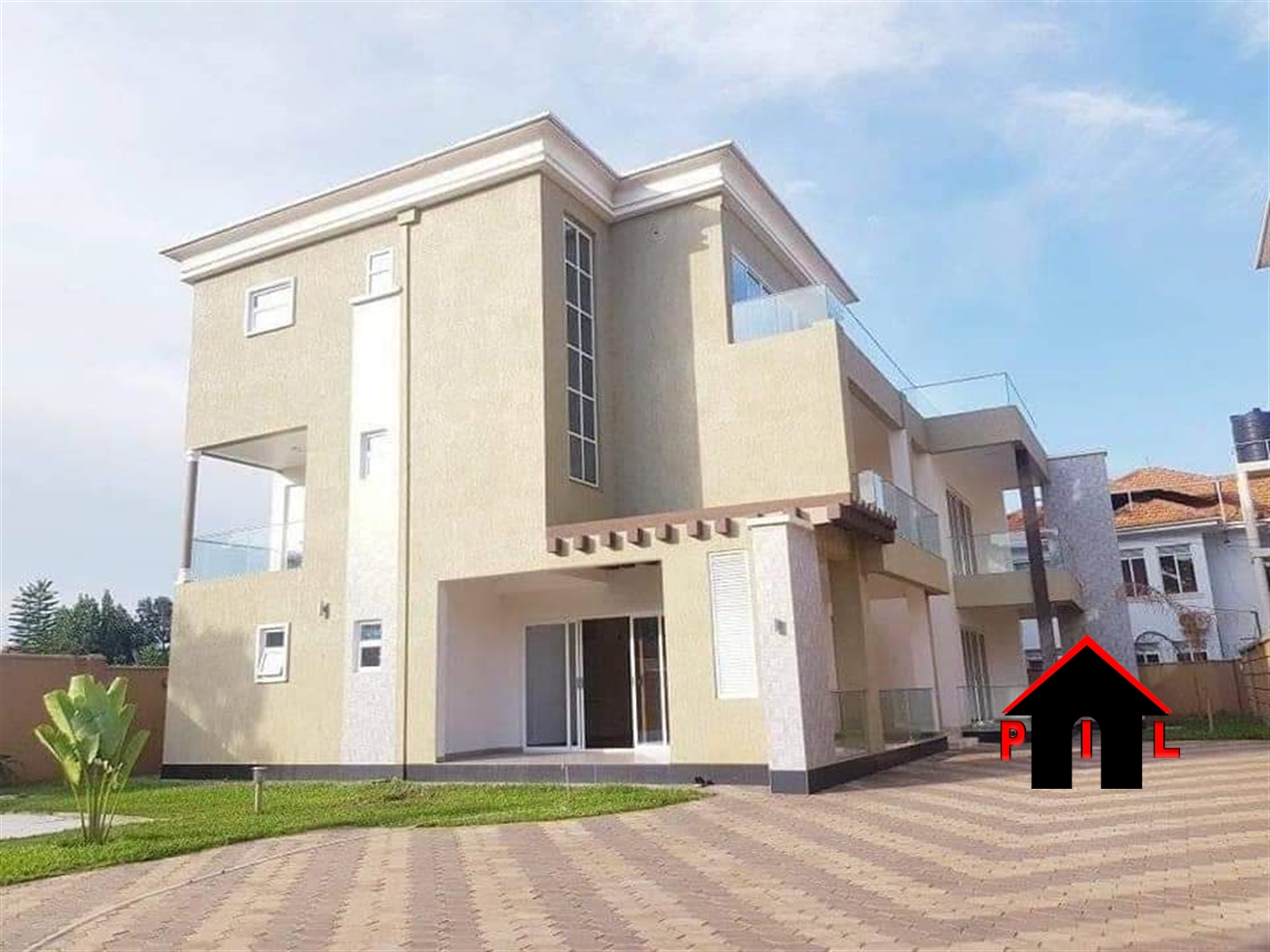 Storeyed house for sale in Munyonyo Kampala