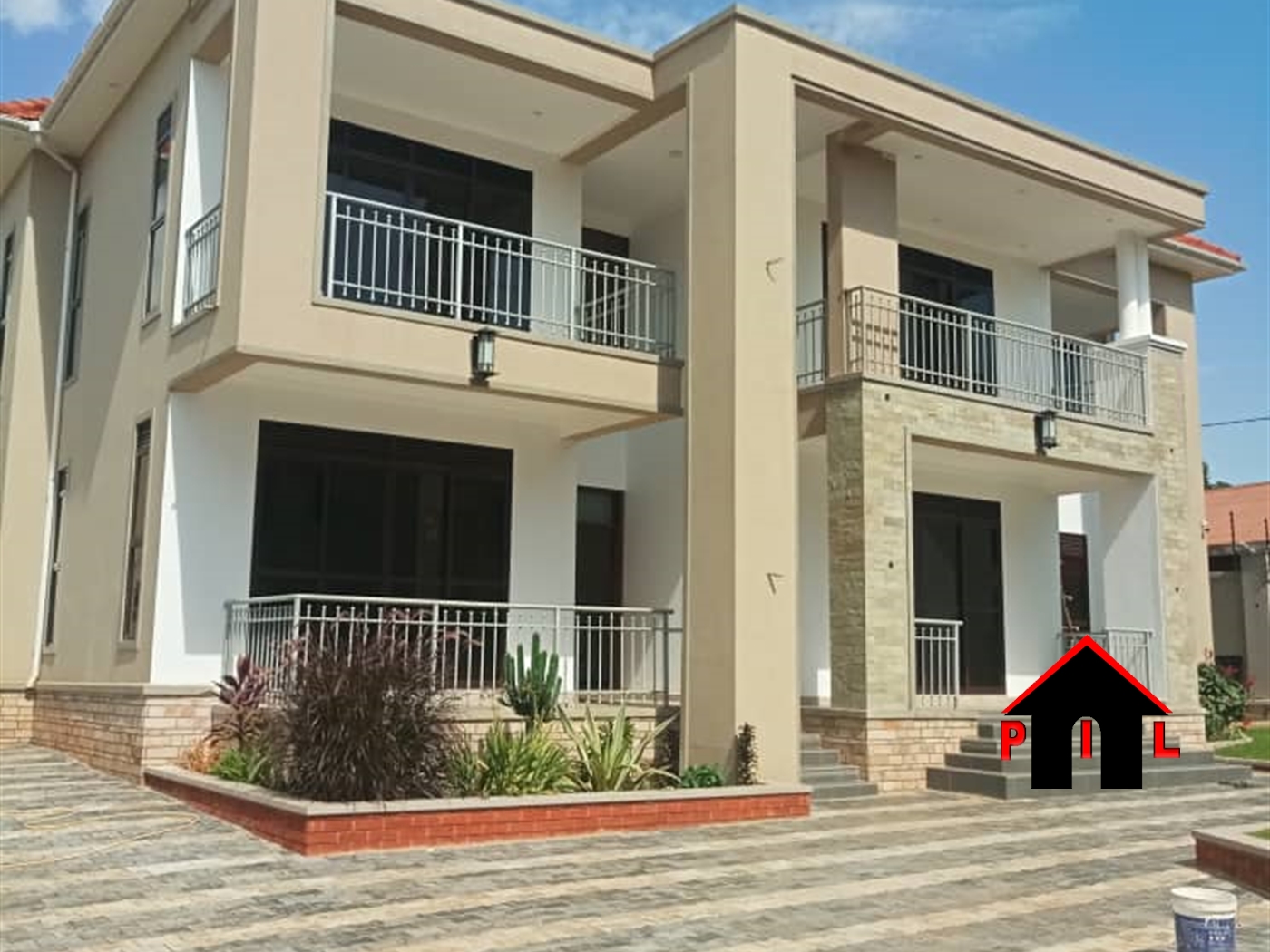 Storeyed house for sale in Kyaliwajjala Wakiso