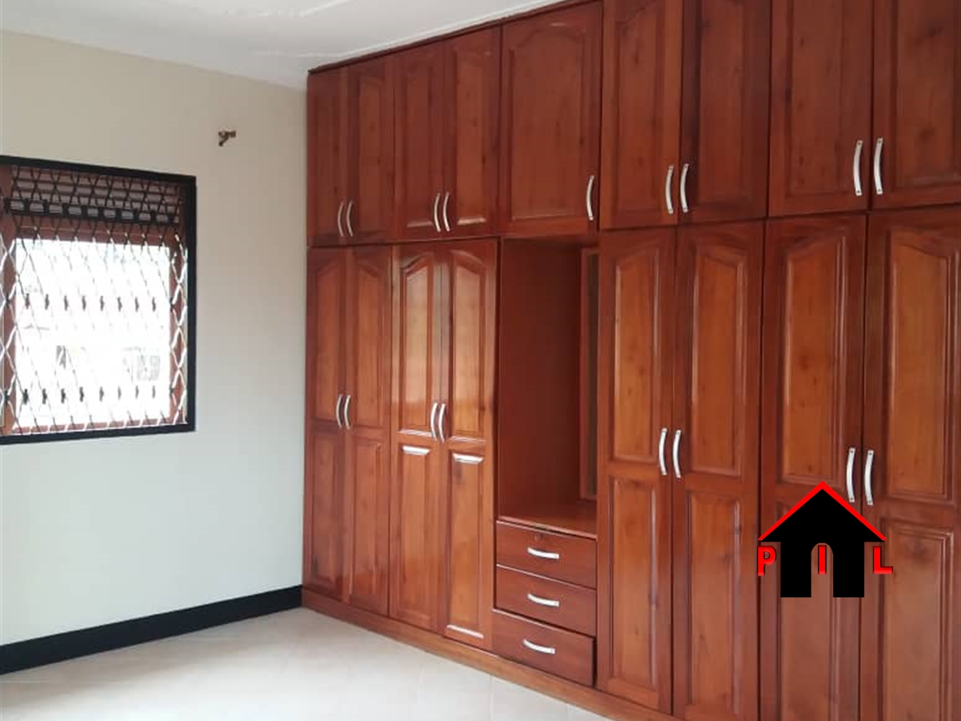 Storeyed house for rent in Kyambogo Kampala