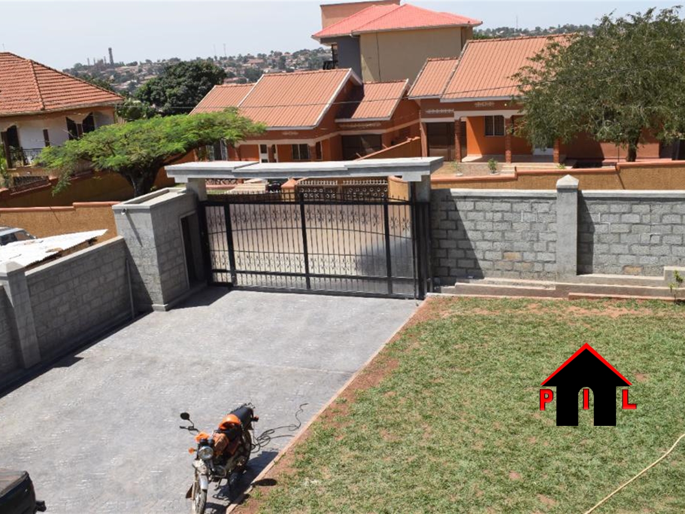 Storeyed house for sale in Kanyanya Kampala