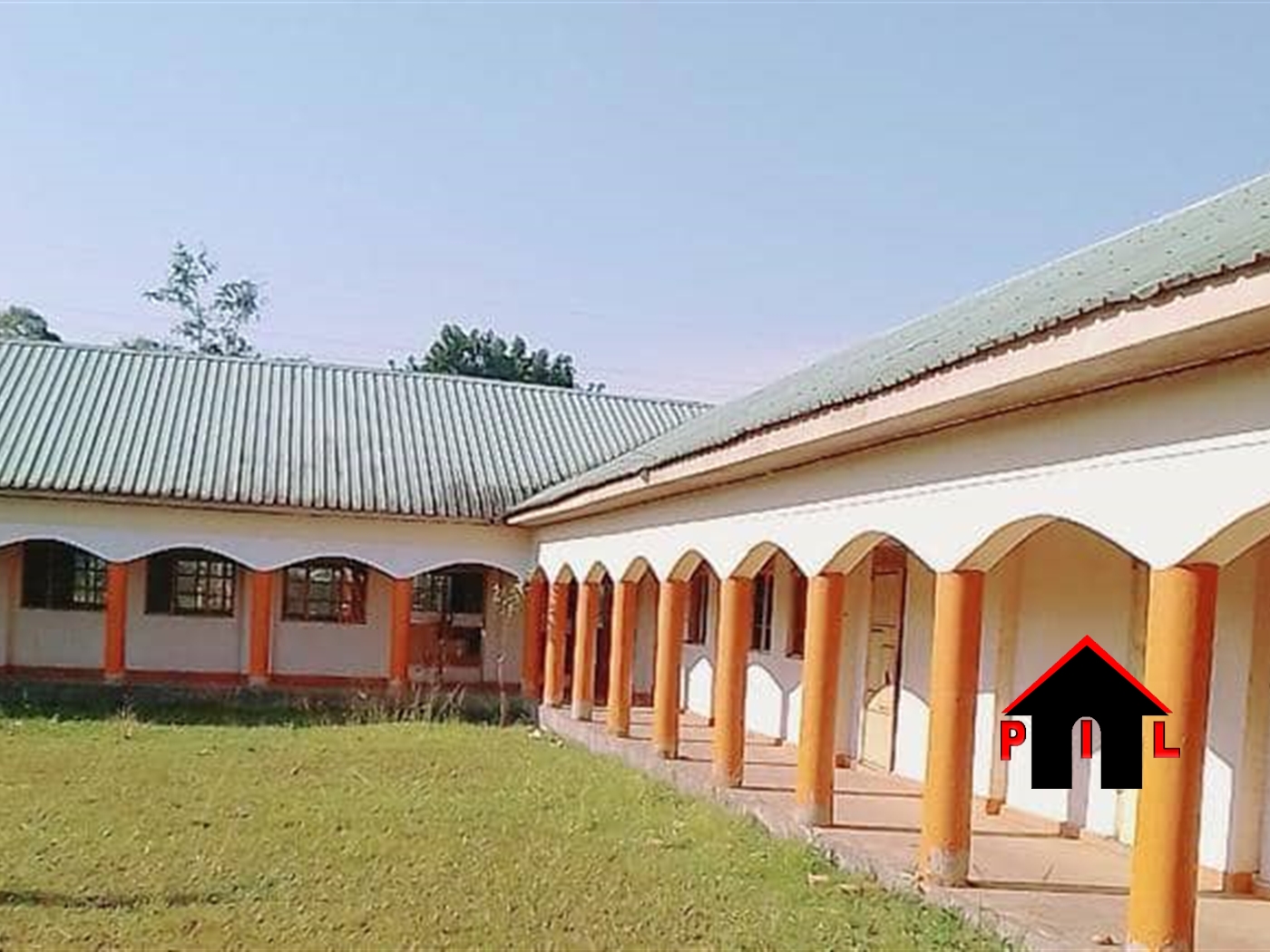 School for sale in Budde Mpigi