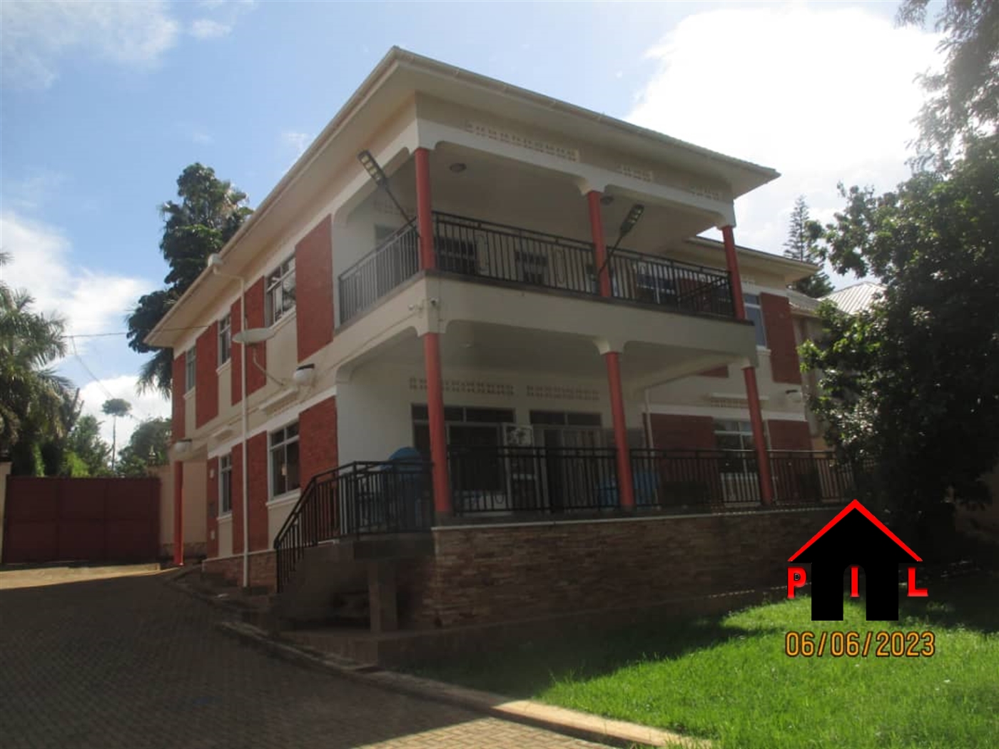 Storeyed house for sale in Bbunga Wakiso