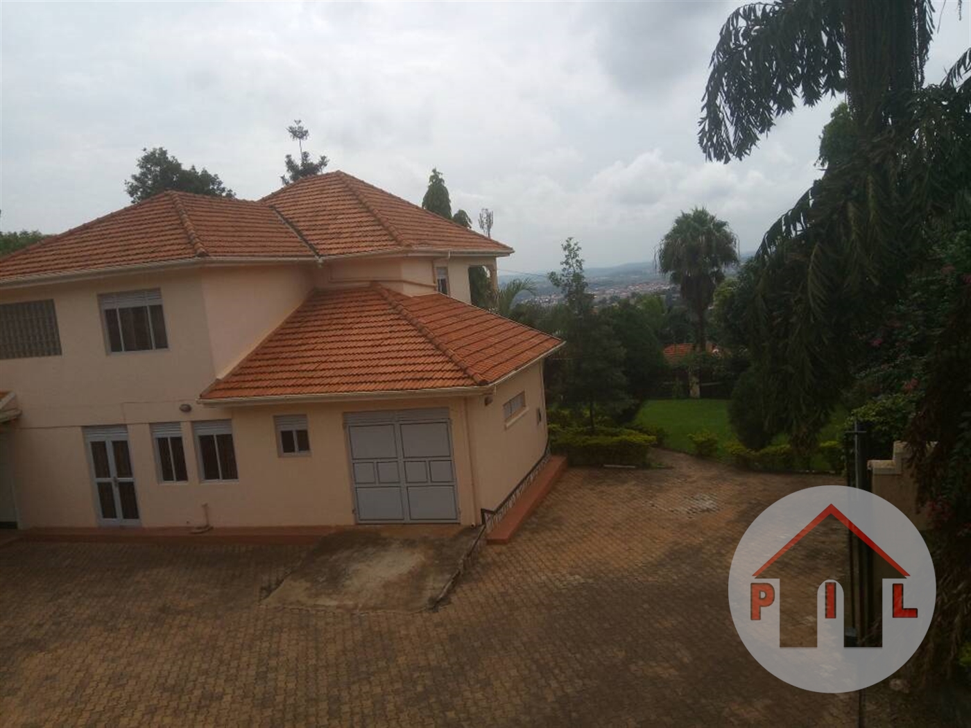 Mansion for sale in Mbuya Wakiso