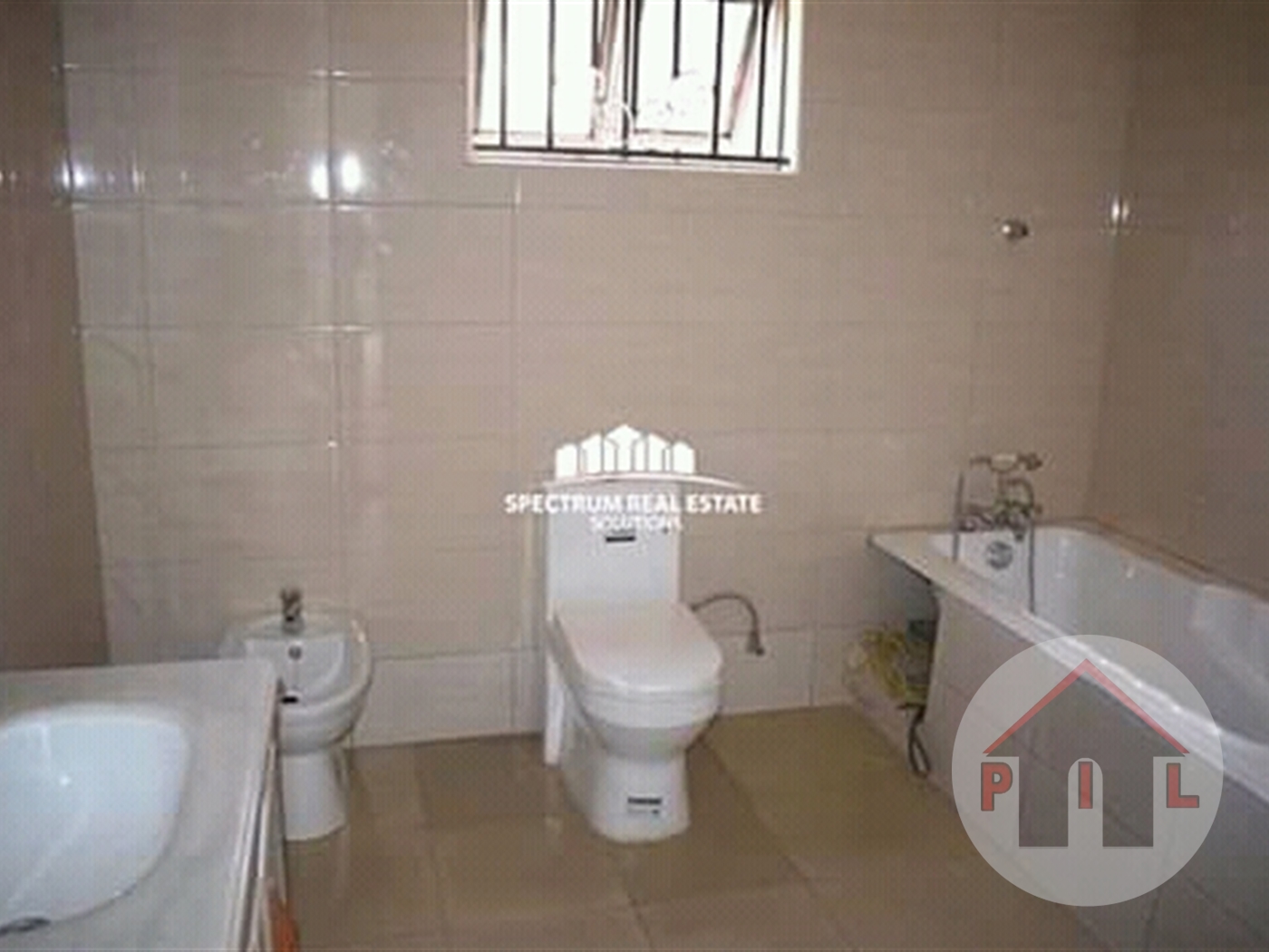 Bungalow for sale in Bugoloobi Kampala