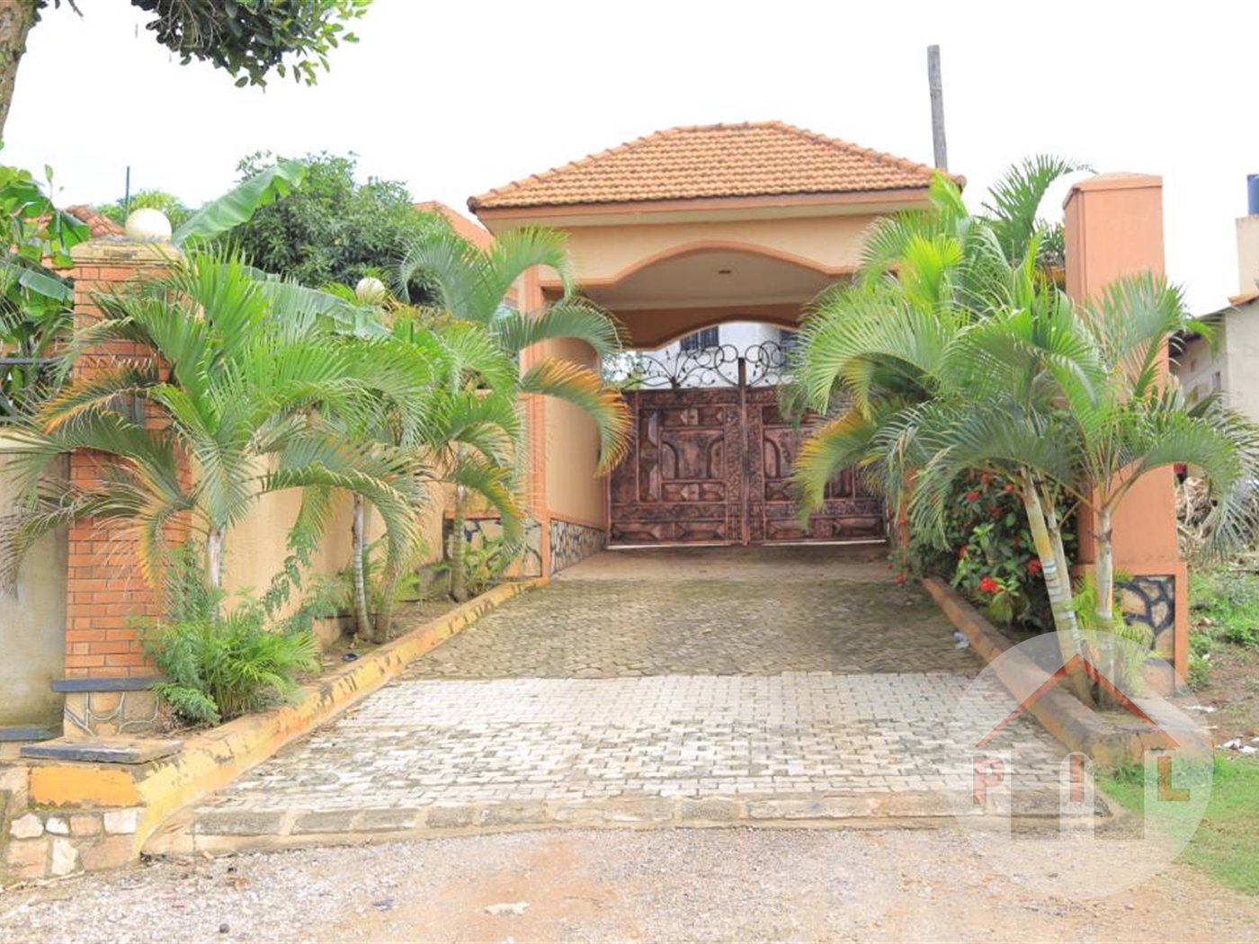 Mansion for sale in Kyengela Wakiso