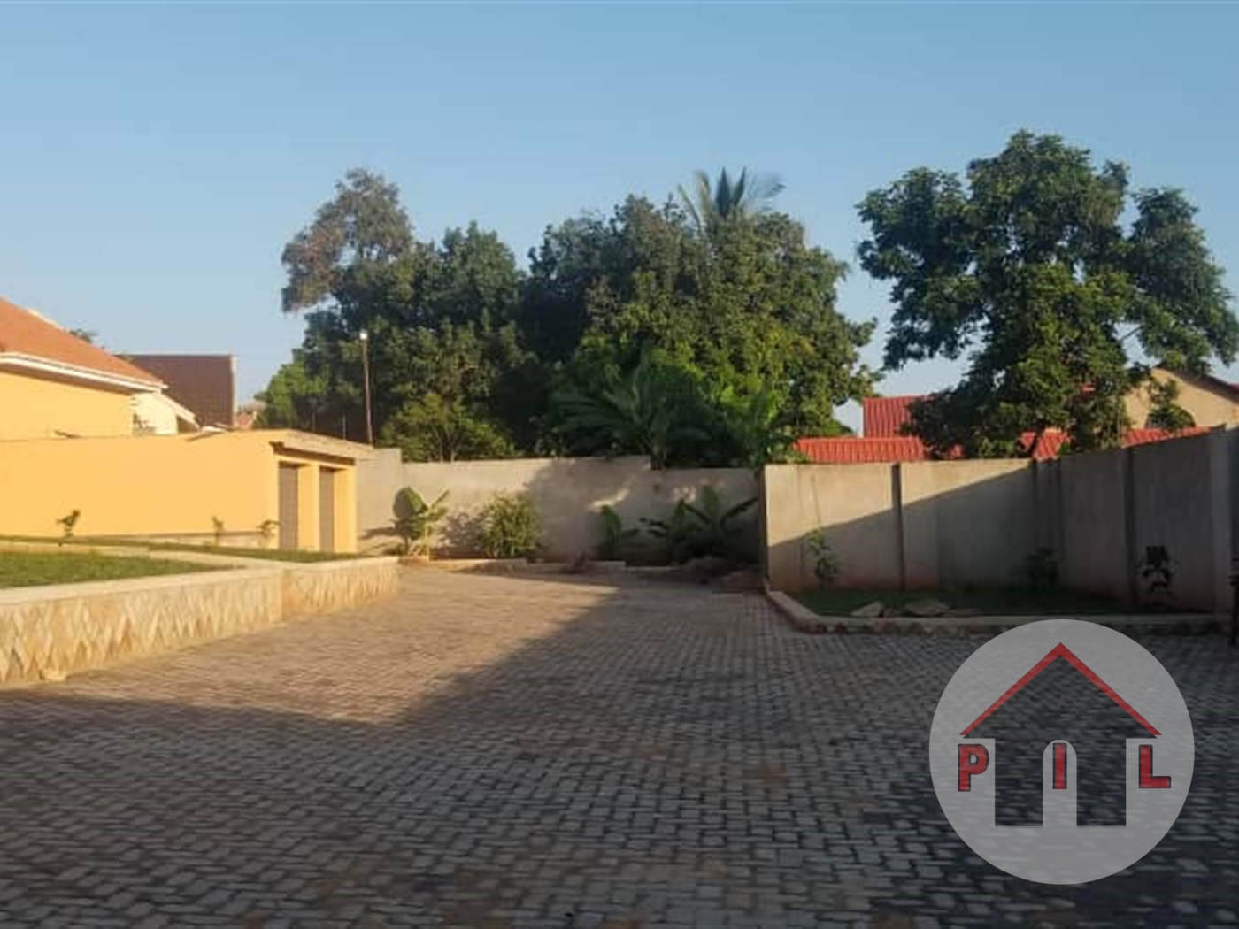 Storeyed house for sale in Mutundwe Kampala