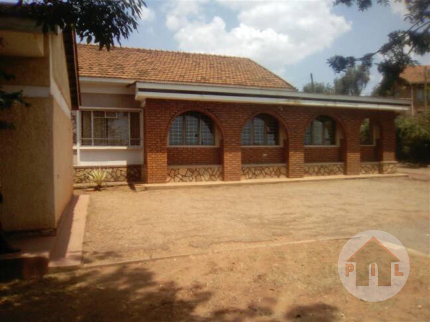 Semi Detached for rent in Wandegeya Kampala