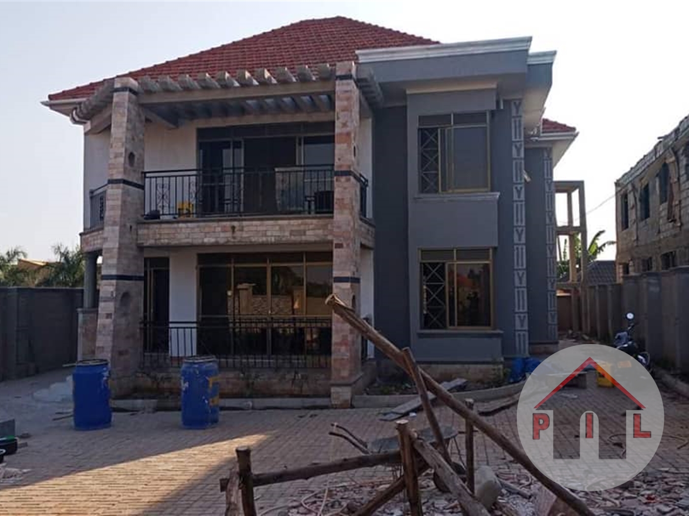 Mansion for sale in Kira Wakiso