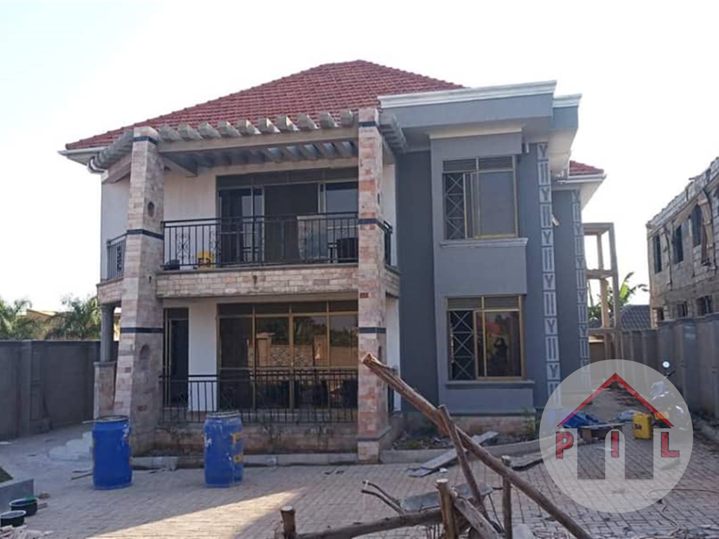 Mansion for sale in Kira Wakiso