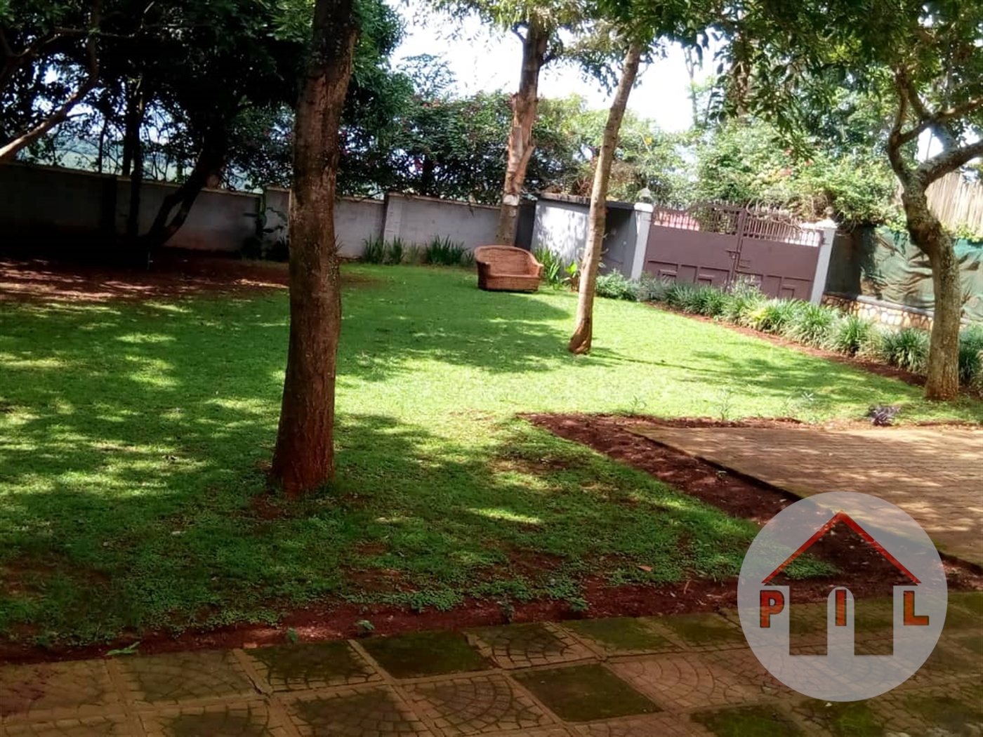 Mansion for sale in Bwebajja Wakiso