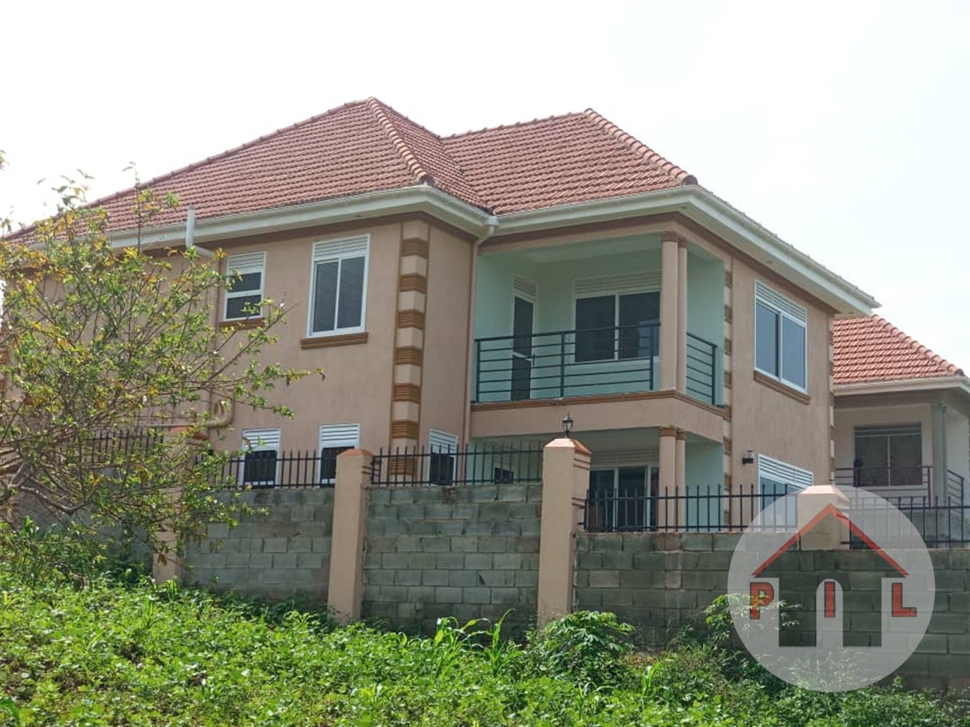 Mansion for sale in Seguku Wakiso