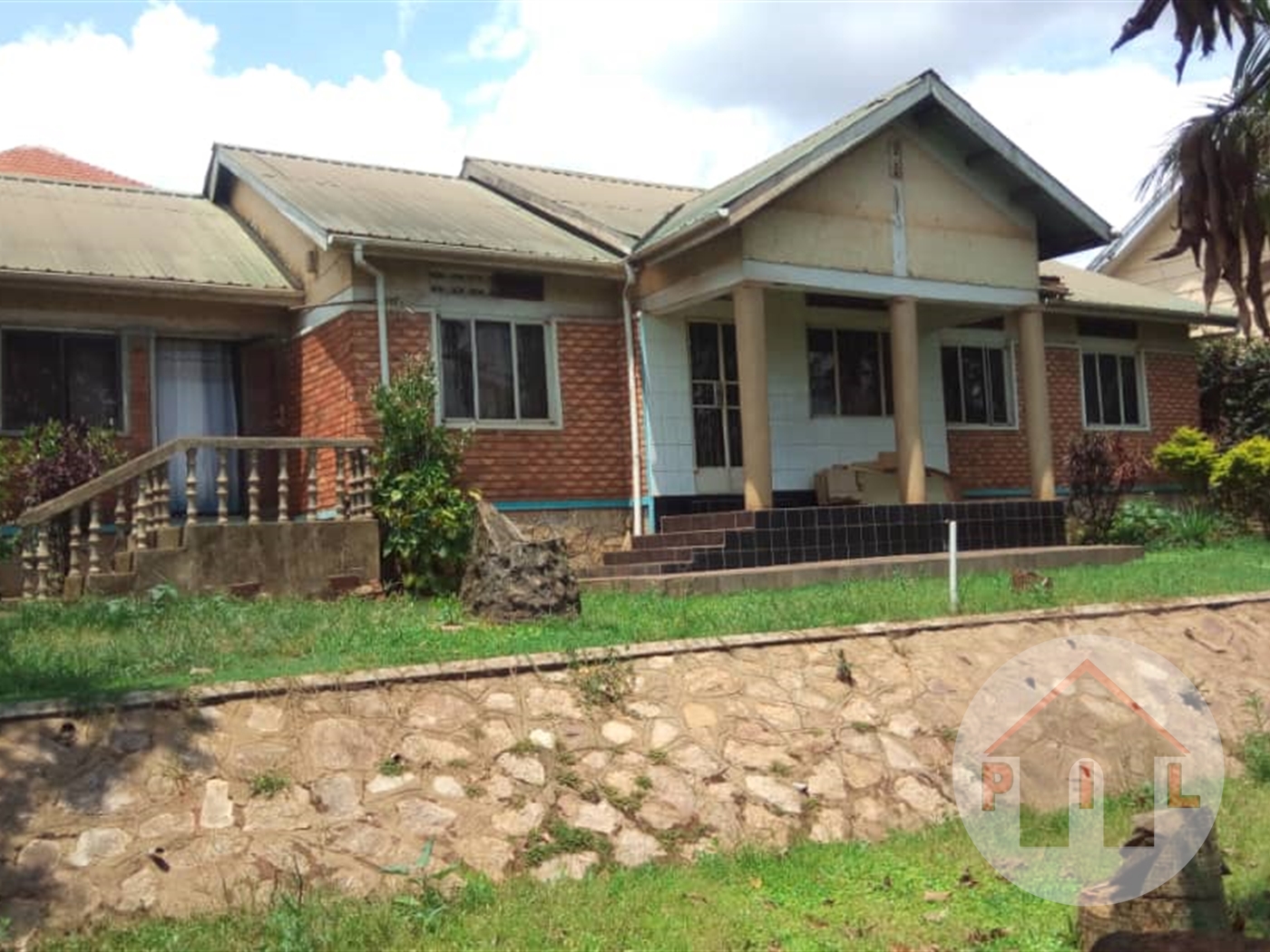 Bungalow for sale in Kamwokya Kampala