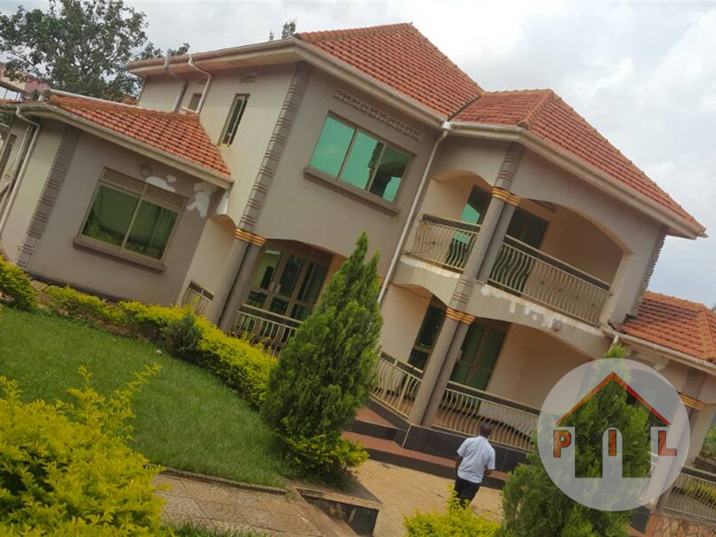 Mansion for sale in Bwebajja Wakiso