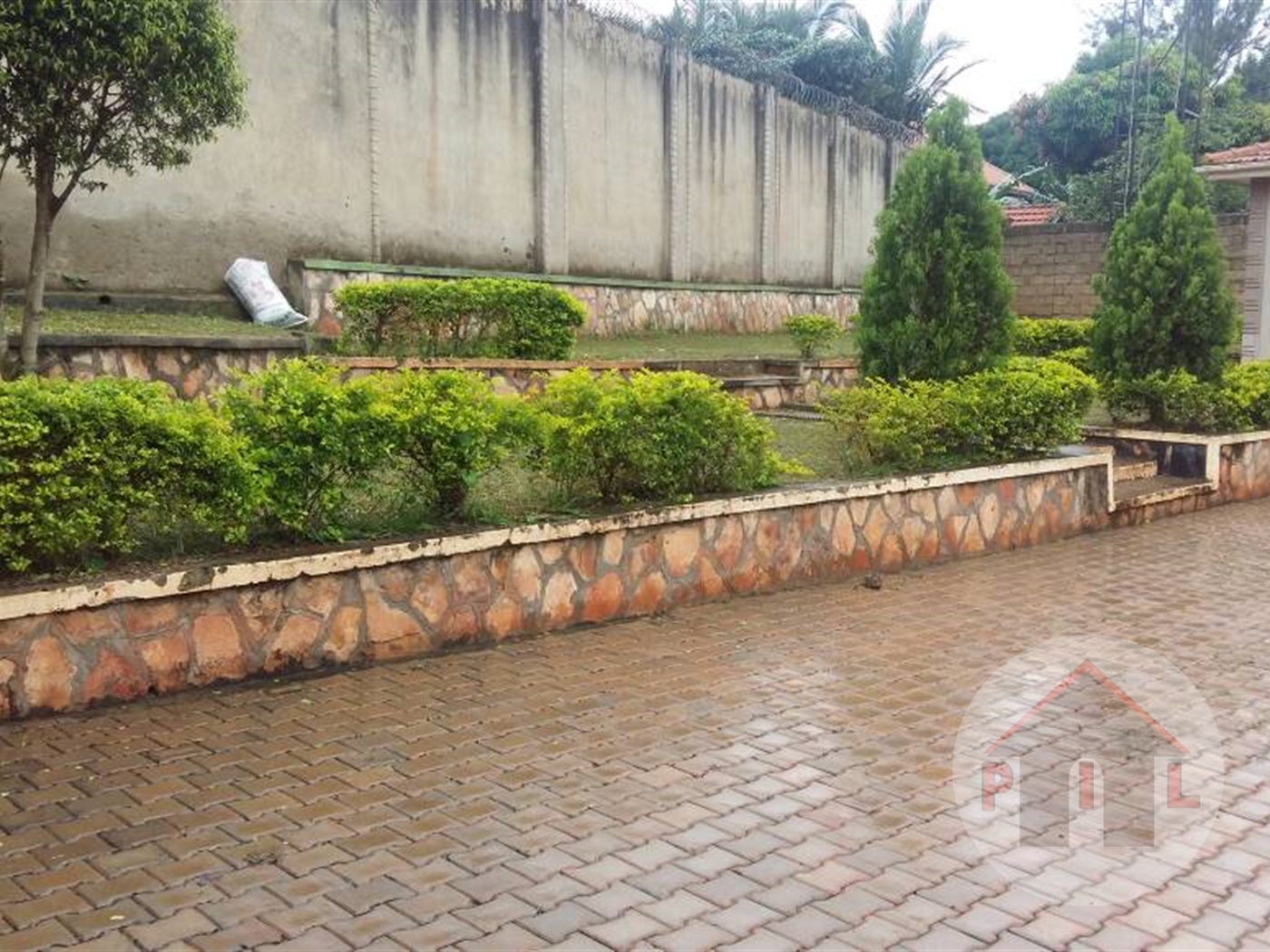 Mansion for sale in Bwebajja Wakiso