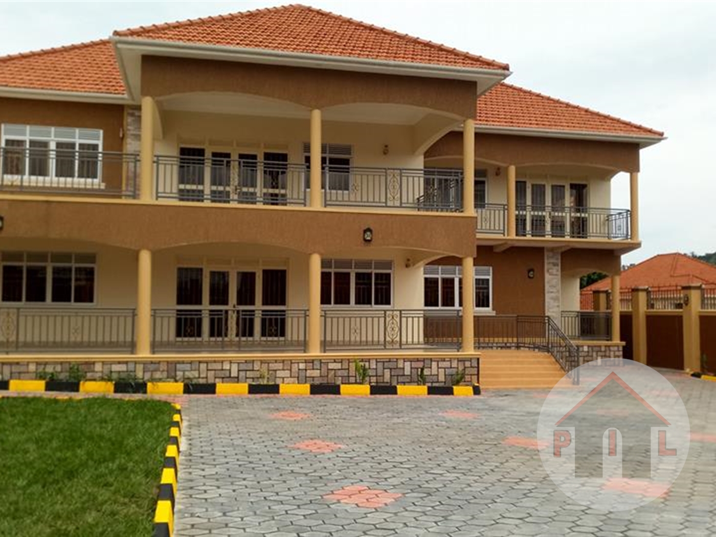 Mansion for sale in Bwebajja Wakiso