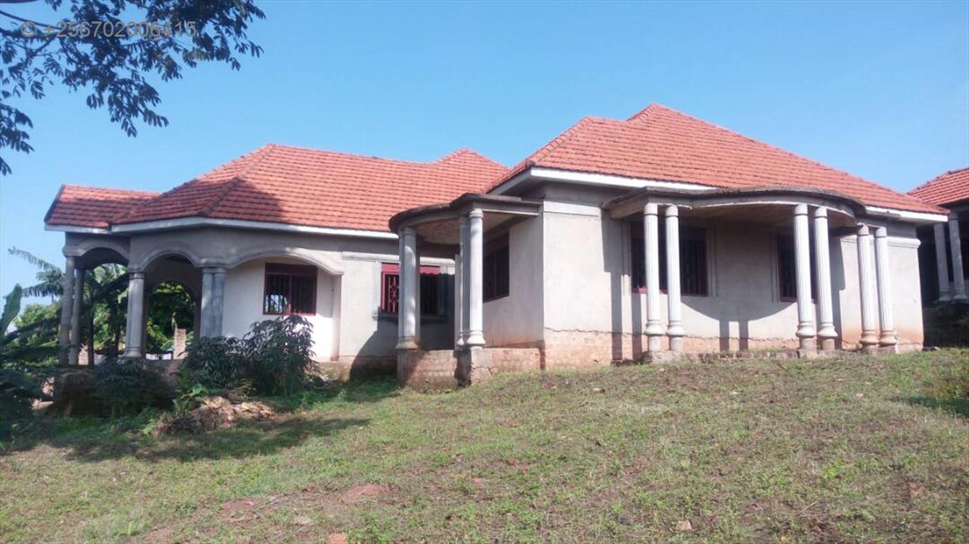 Bungalow for sale in Mityana Mityana