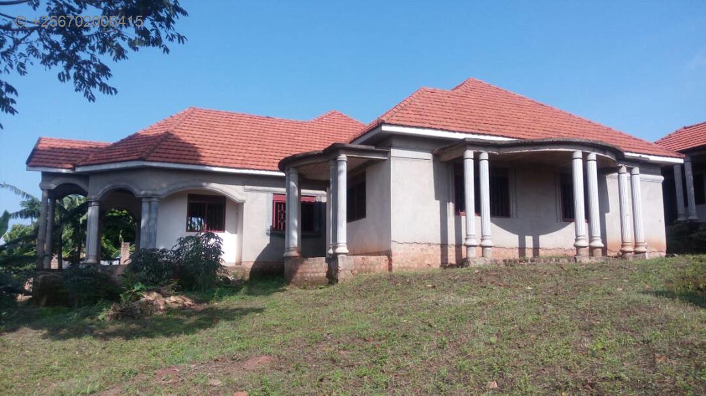 Bungalow for sale in Mityana Mityana