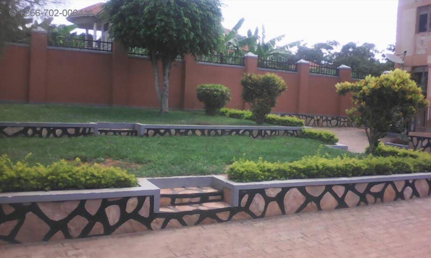 Mansion for sale in Bwebajja Wakiso