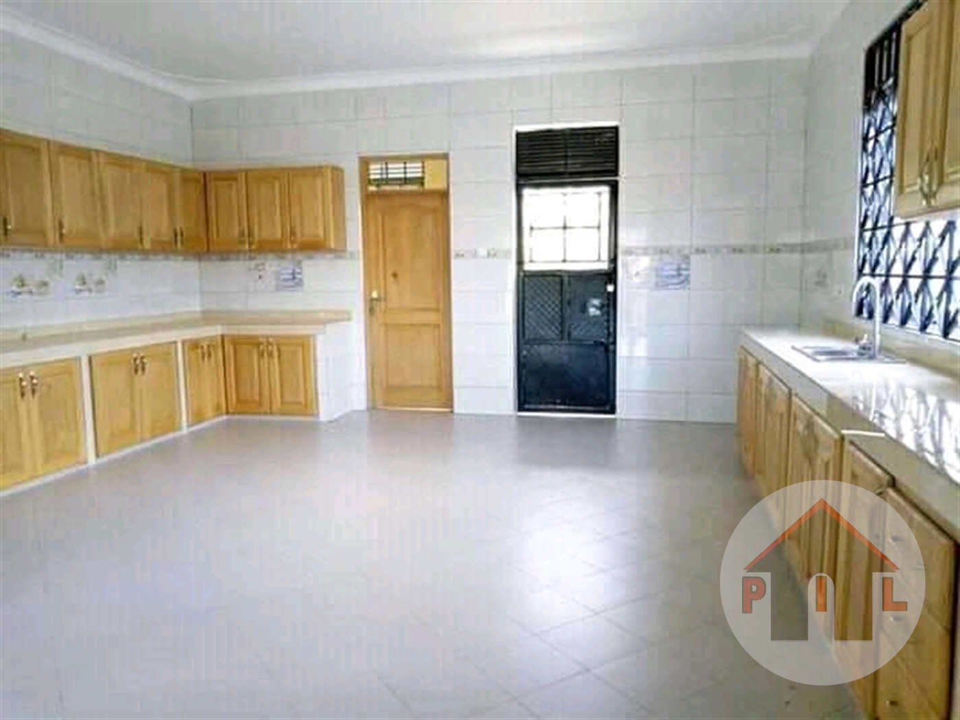 Bungalow for sale in Kitende Wakiso