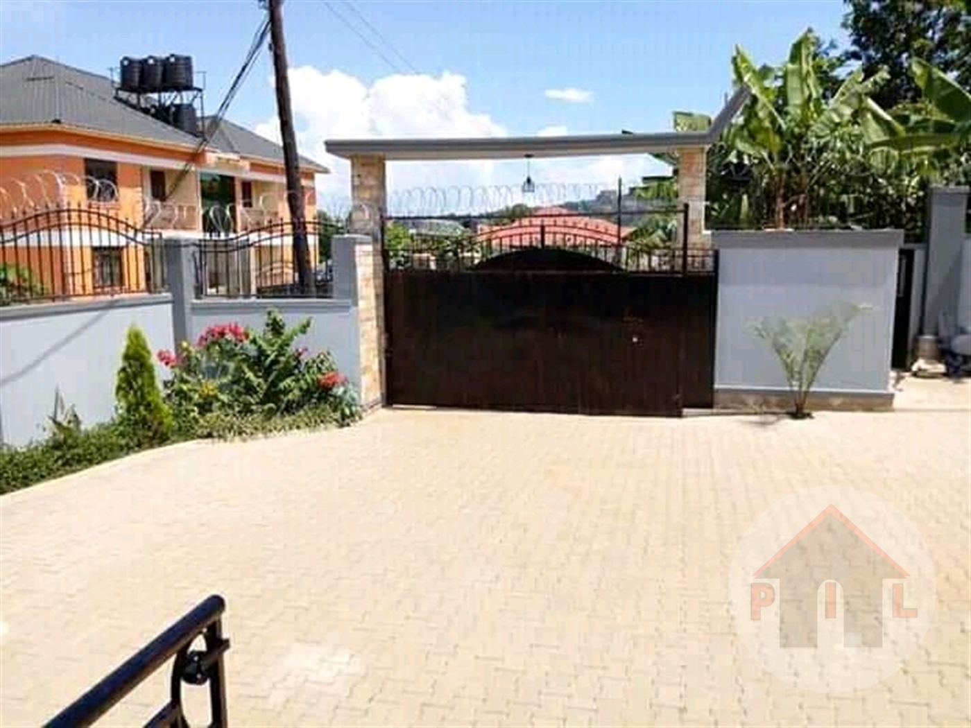 Bungalow for sale in Kitende Wakiso