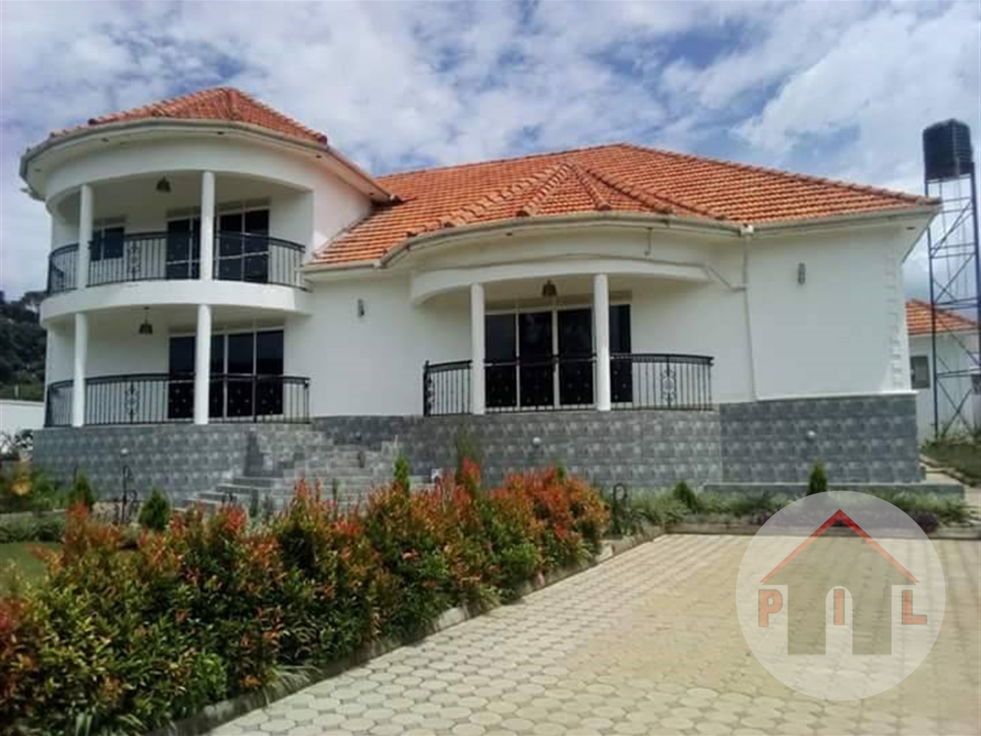 Mansion for rent in Bwebajja Wakiso