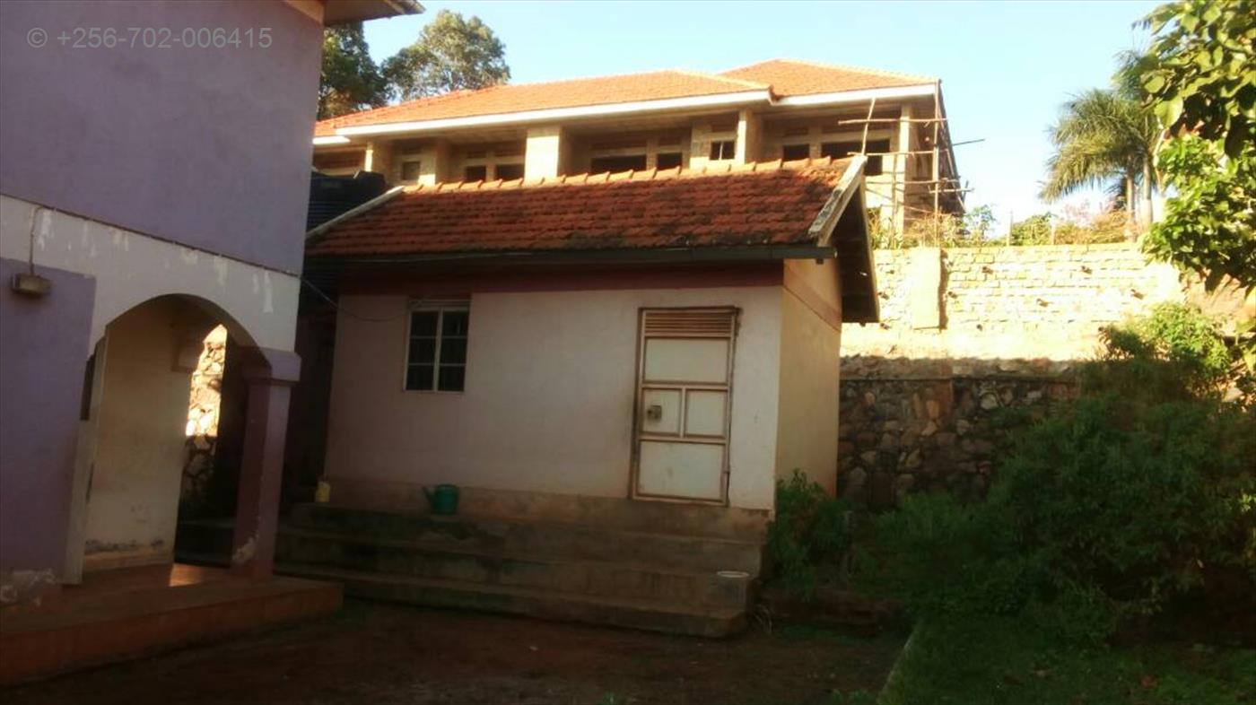 Mansion for sale in Bwebajja Wakiso